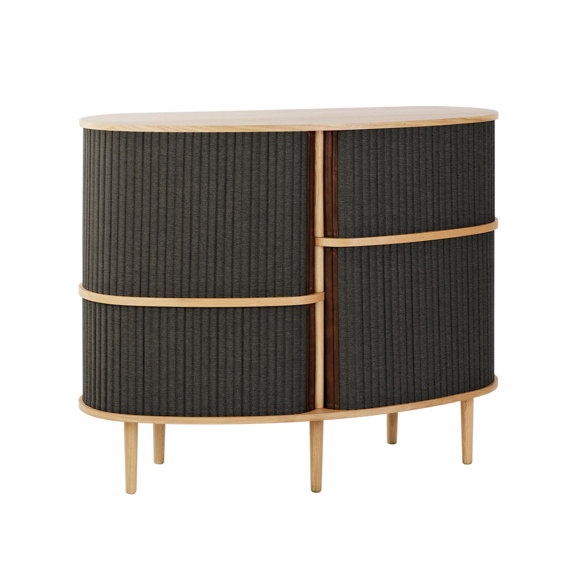 Modernes Umage Highboard aus Eiche für stilvolle Wohnräume.