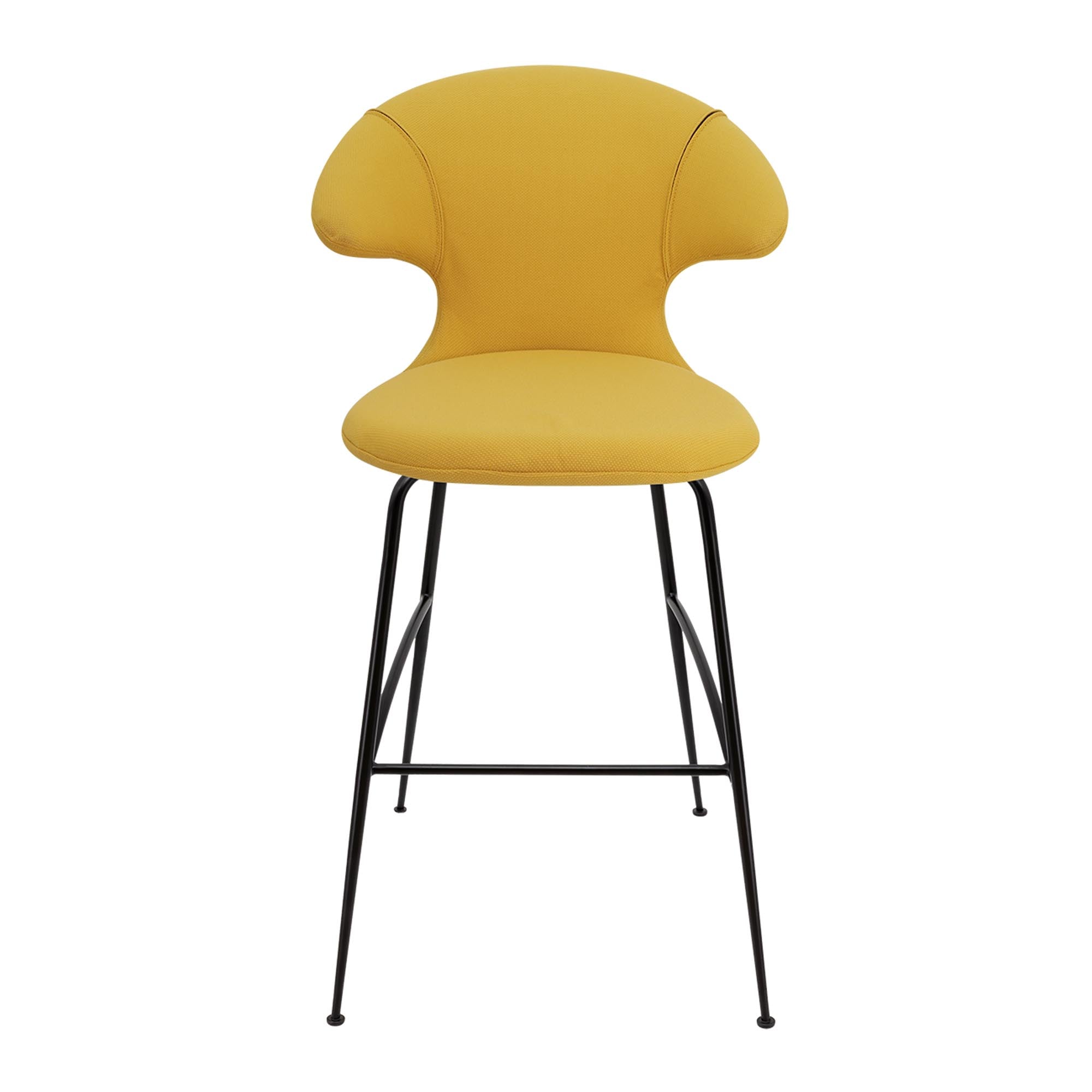 Entdecken Sie den Time Flies Barstuhl von Umage – ein eleganter Barstuhl mit Armlehnen, der skandinavisches Design und höchsten Komfort vereint.