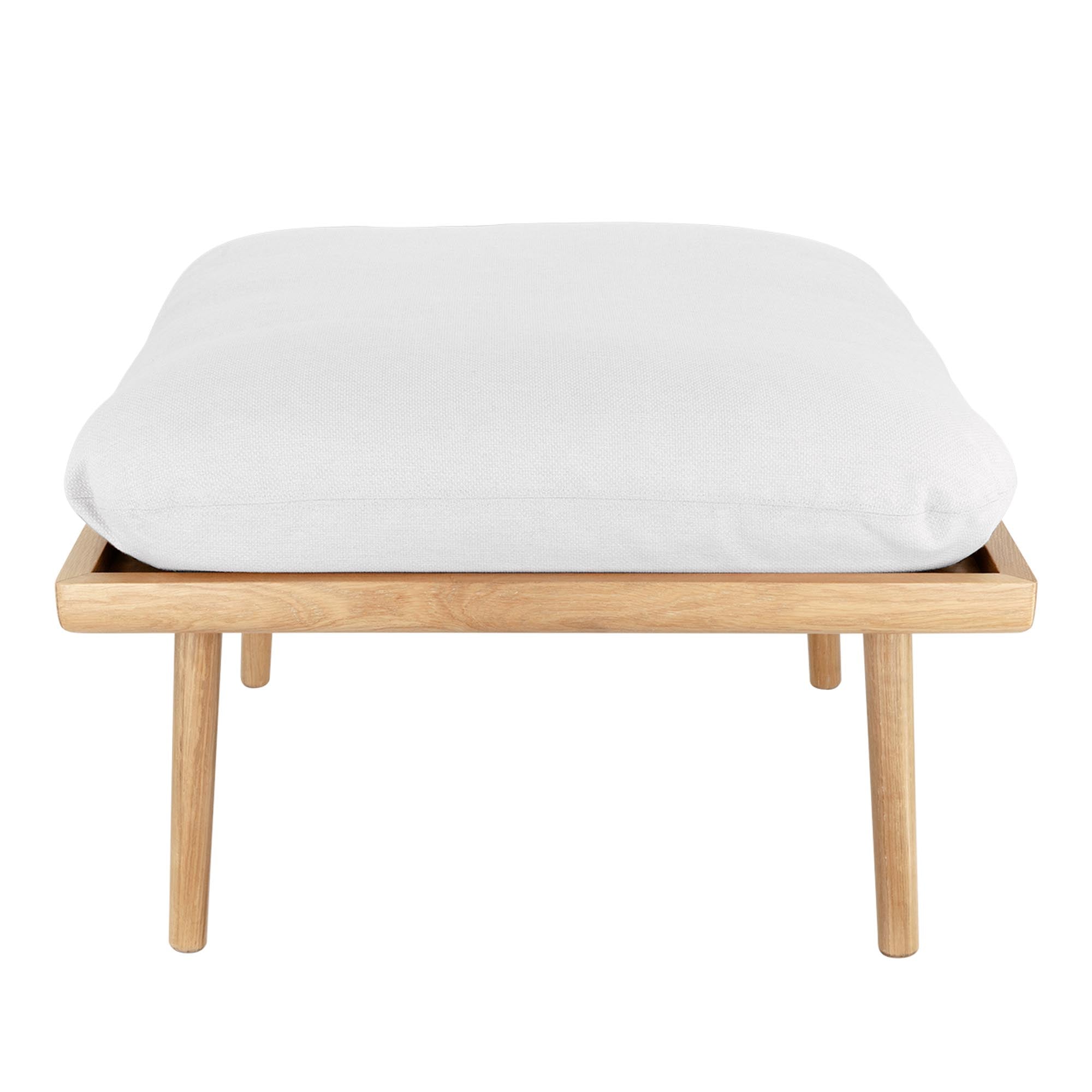 Vielseitiger Lounge Around Shuffle Pouffe von Umage: ideal als Sitzgelegenheit oder Couchtisch, inspiriert von skandinavischem Design.