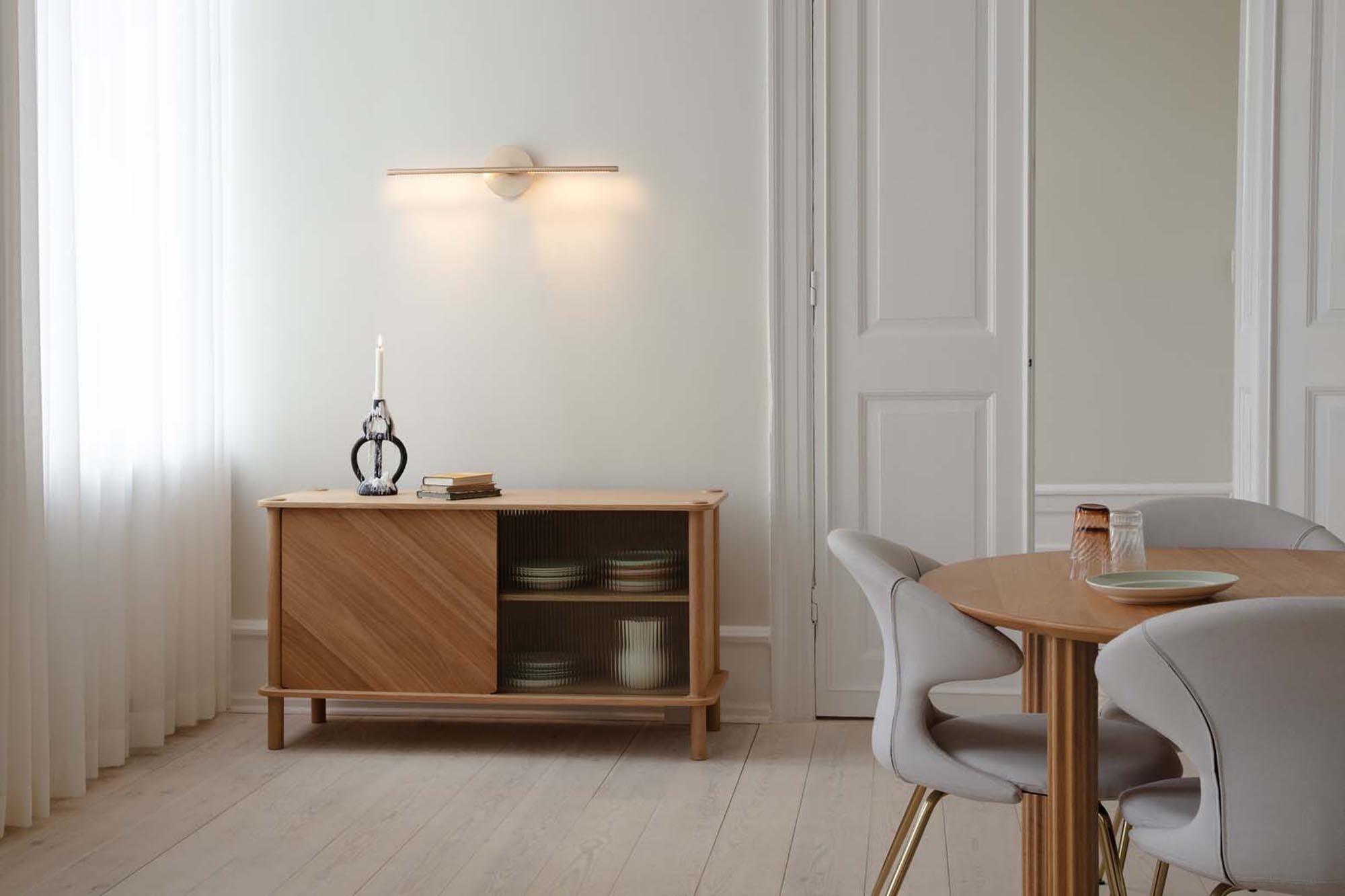 Das Italic Sideboard von Umage vereint hochwertige Materialien und modernes Design, ideal für stilvolle Akzente in jedem Raum.