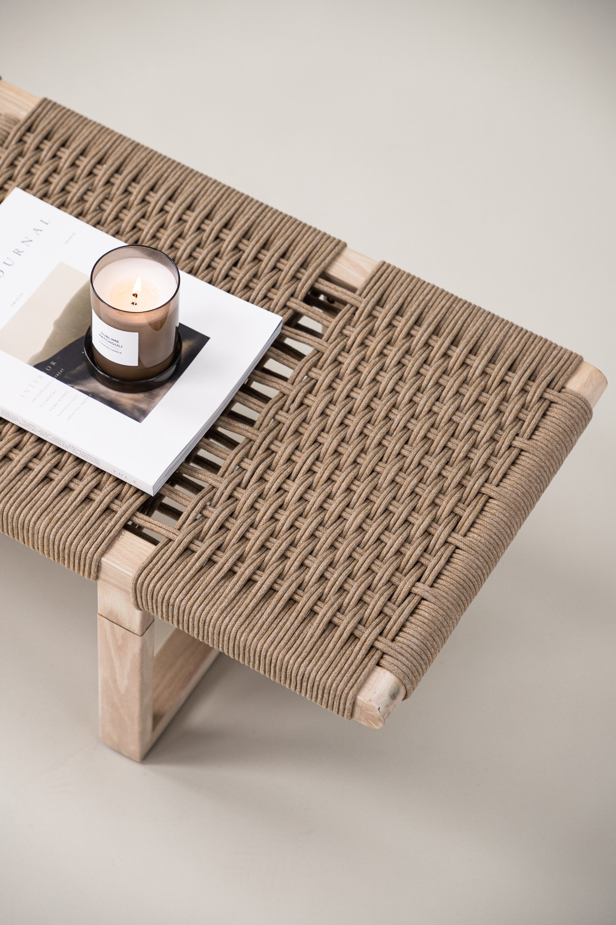 Ängön Bank von Vind: Elegante Sitzgelegenheit für Ihren Aussenbereich.