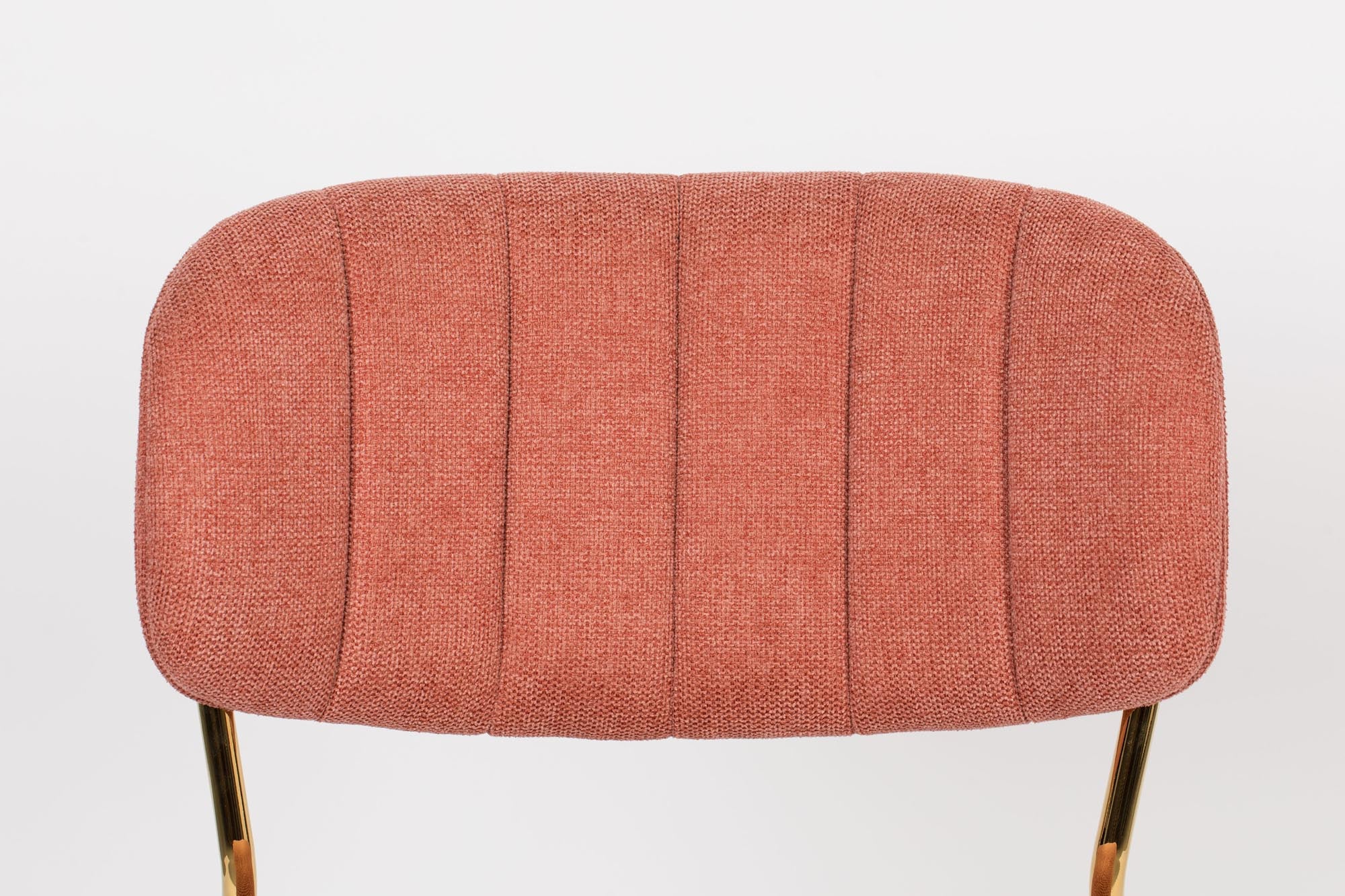 Entdecken Sie den gepolsterten Stuhl Jolien V1 von White Label Living – eine perfekte Kombination aus Komfort und zeitgemäßem Stil für Ihr Zuhause.