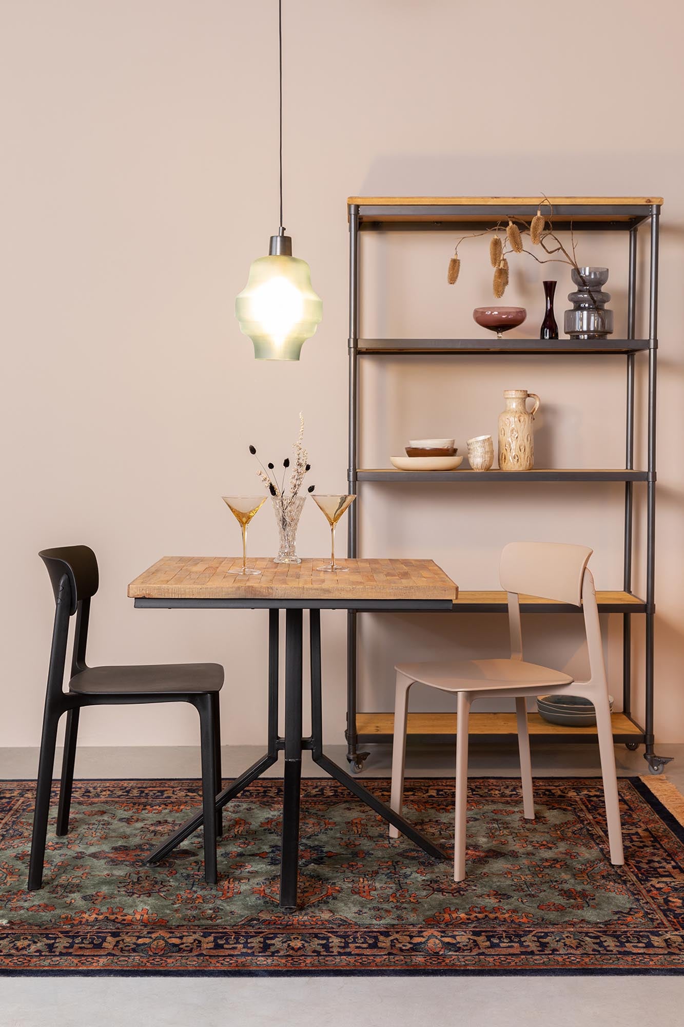Eleganter Stuhl Clive: Komfort und Stil von White Label Living.