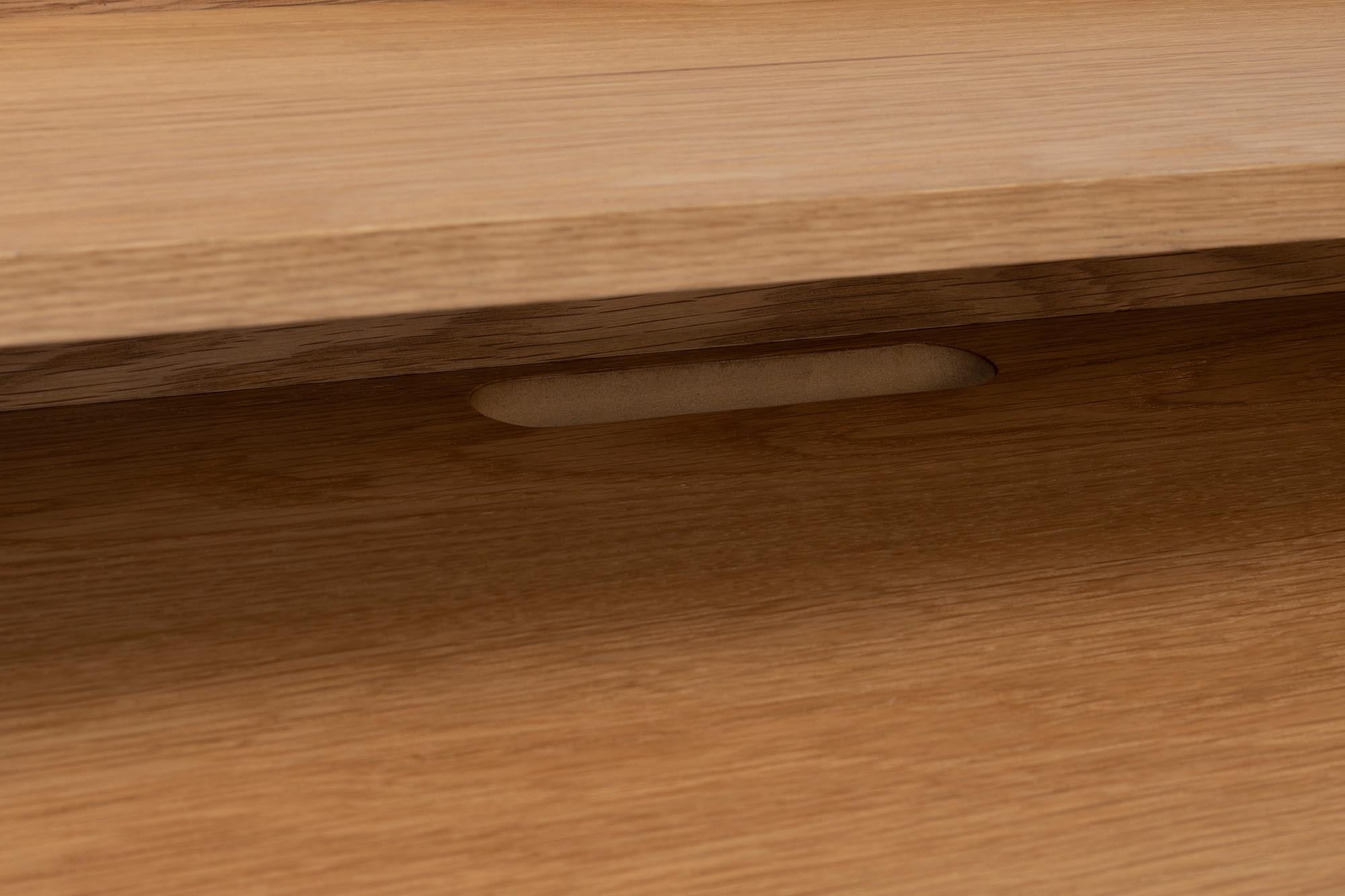 Eleganter GIORGIO Schreibtisch: Zeitloses Design für Ihr Büro.