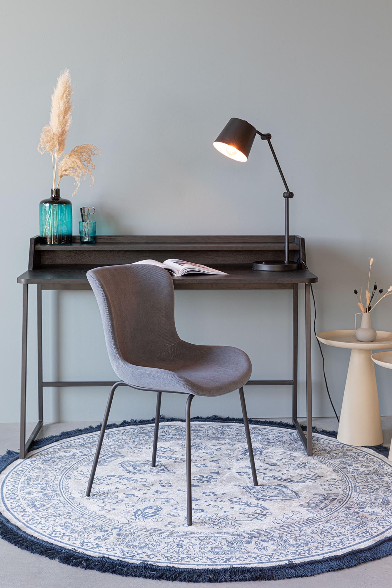 Eleganter GIORGIO Schreibtisch von White Label Living für Ihr Büro.