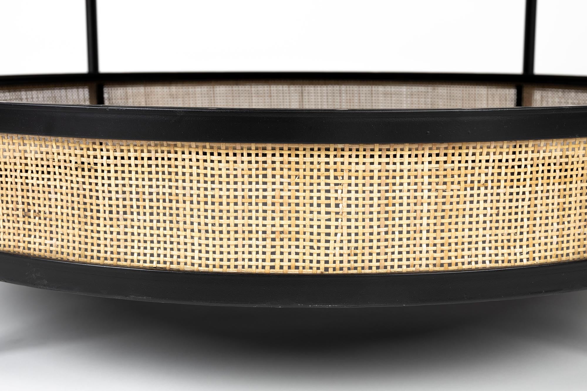 Beistelltisch MAKOTO von White Label Living: Elegantes Design, pflegeleichte Oberfläche und vielseitige Einsatzmöglichkeiten für Ihr Zuhause.