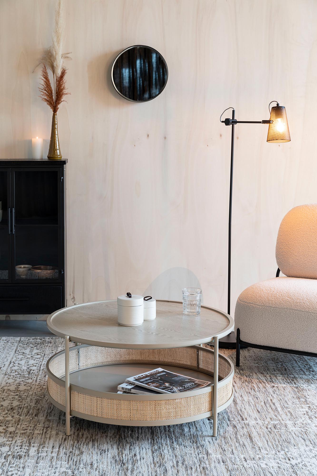 Beistelltisch MAKOTO: Stilvolle Vielseitigkeit für jeden Raum.