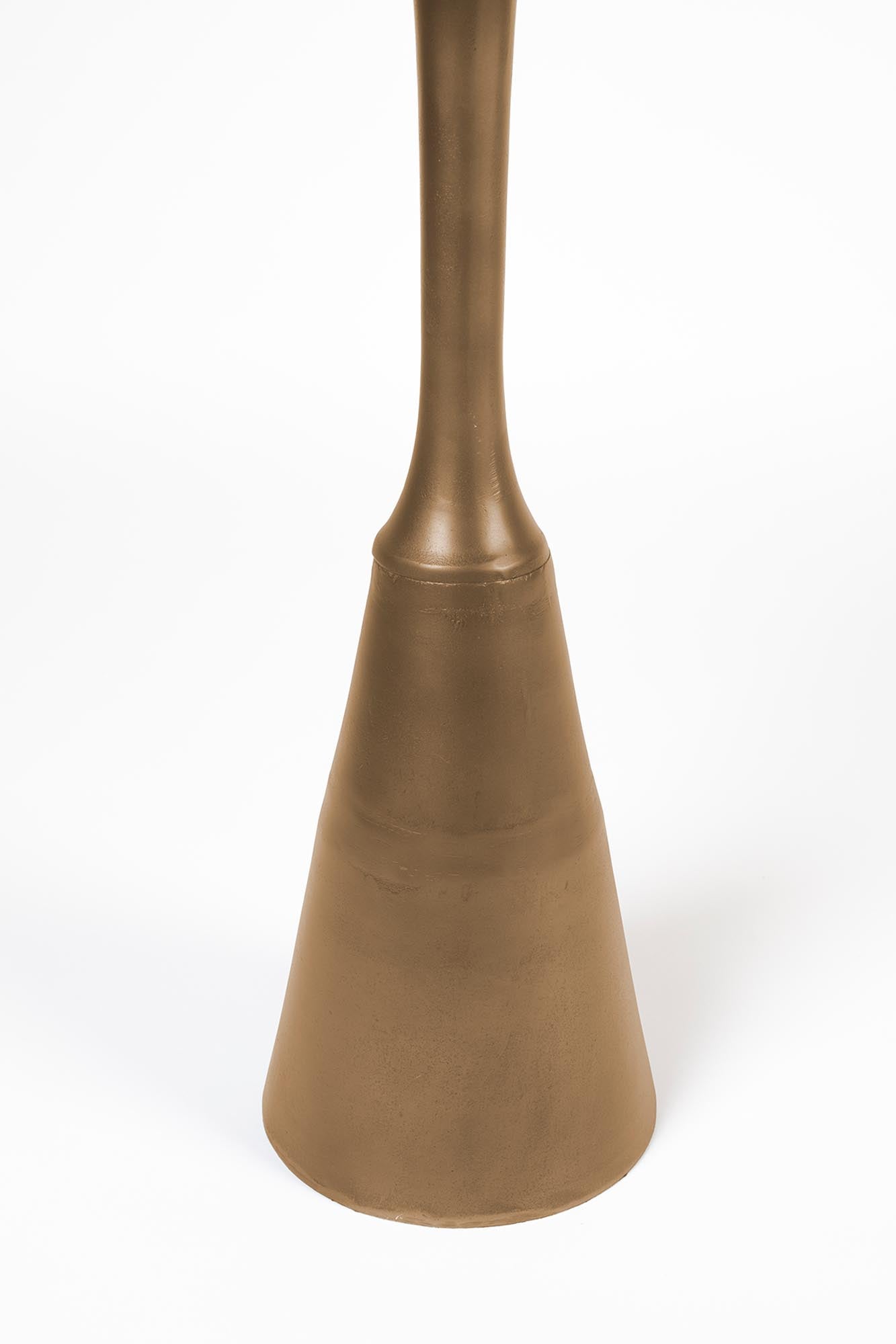 Beistelltisch Noah von White Label Living: Moderner, vielseitiger Tisch für jeden Raum. Ideal für Bücher, Getränke und Dekoration.