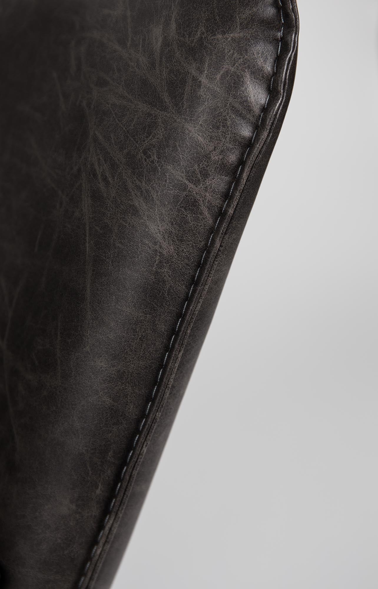 Entdecken Sie den stilvollen Sessel BON von White Label Living. Ergonomische Armlehnen und langlebige Materialien sorgen für höchsten Komfort in Ihrem Zuhause.