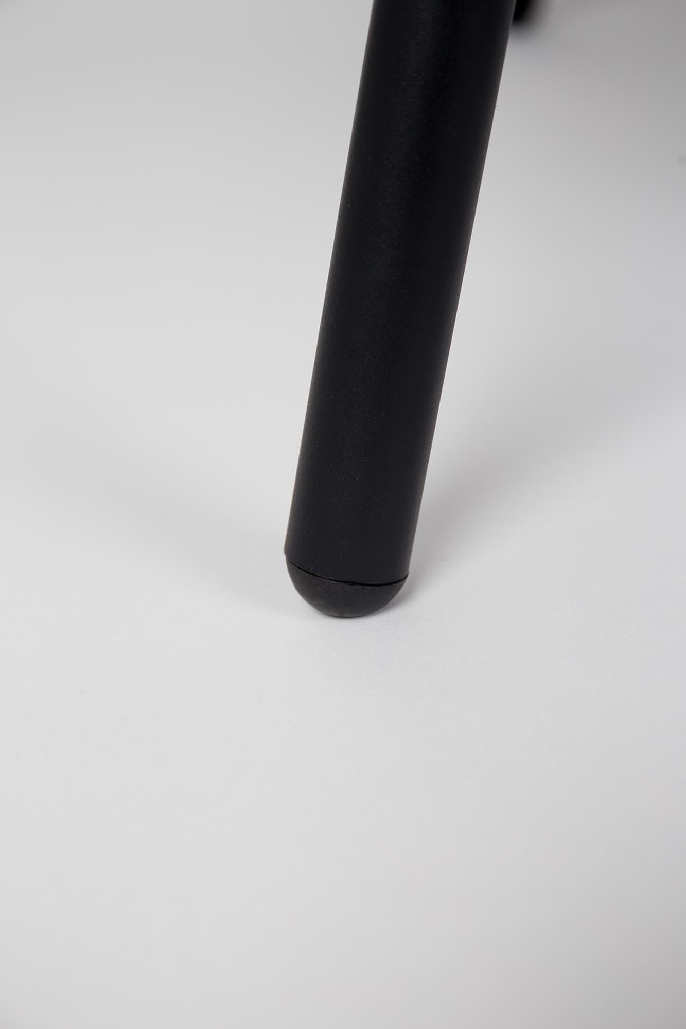 Entdecken Sie den Sessel BON von White Label Living – stilvoll, komfortabel und perfekt für jedes Zuhause. Hochwertige Verarbeitung trifft auf modernes Design.