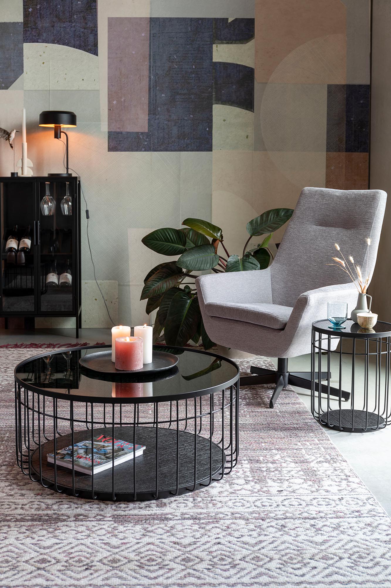 Stilvolles Weinregal ROB von White Label Living: Robuste Holzstruktur für 12 Flaschen, ideal für Weinliebhaber und jedes Zuhause.