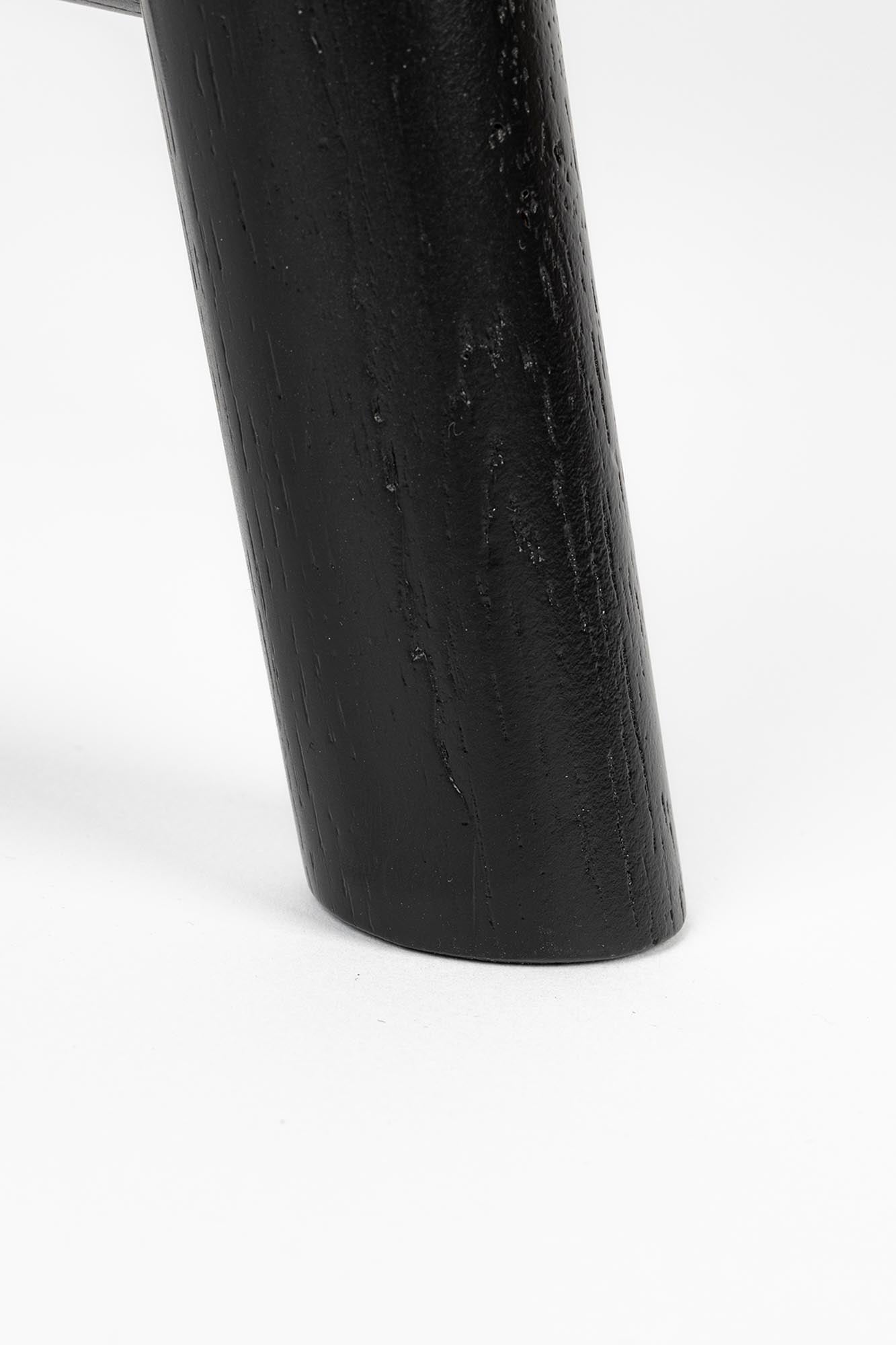 Eleganter Hocker VANDER: Perfekte Ergänzung für Ihr Interieur.