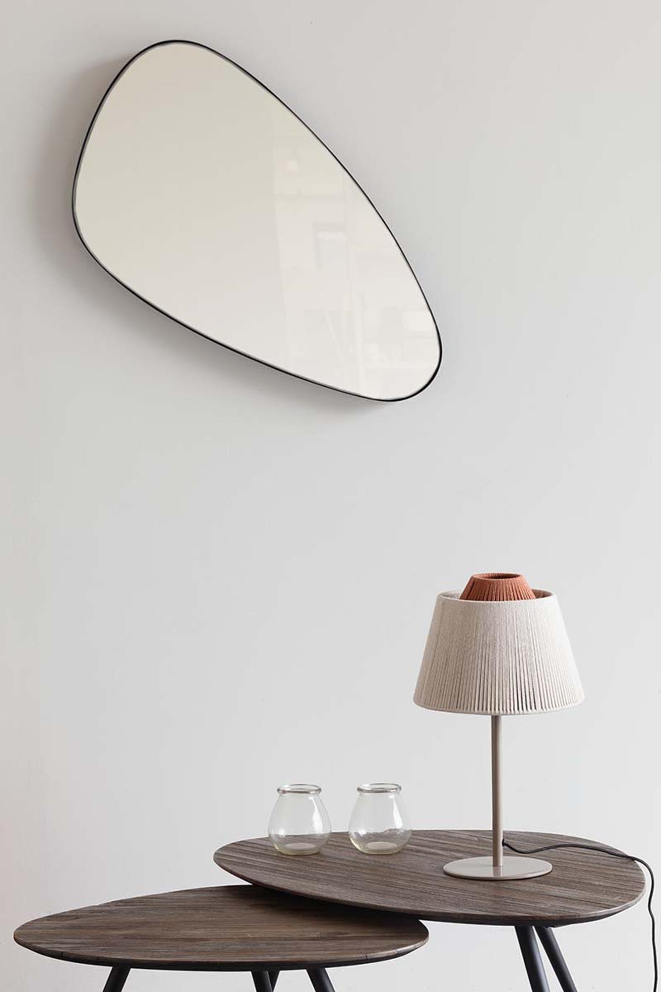 Eleganter Spiegel Juna von White Label Living mit stilvollem Design.