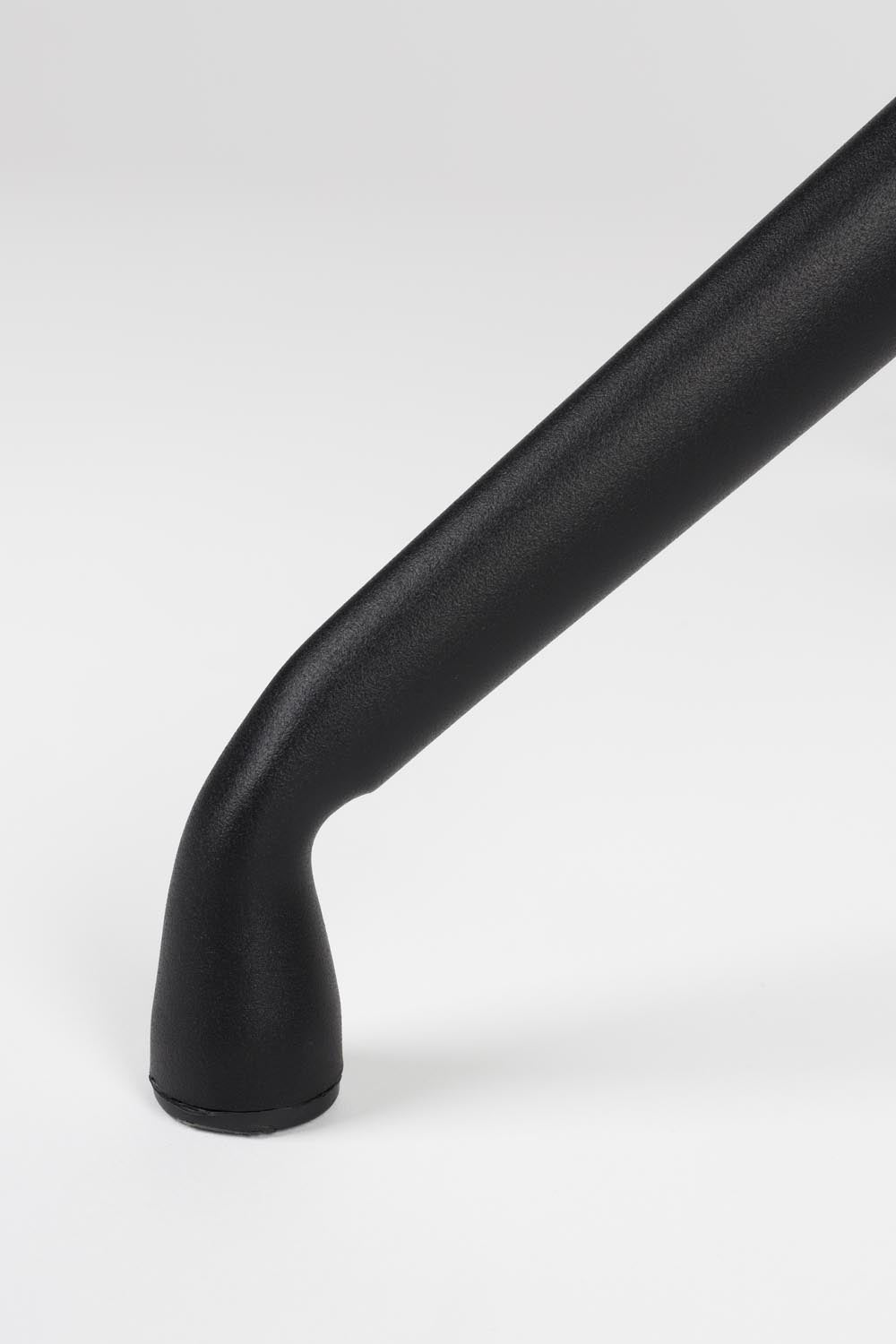 Entdecken Sie den eleganten Stuhl Balado Braun von White Label Living – ein stilvoller Schalenstuhl, der Komfort und modernes Design vereint.