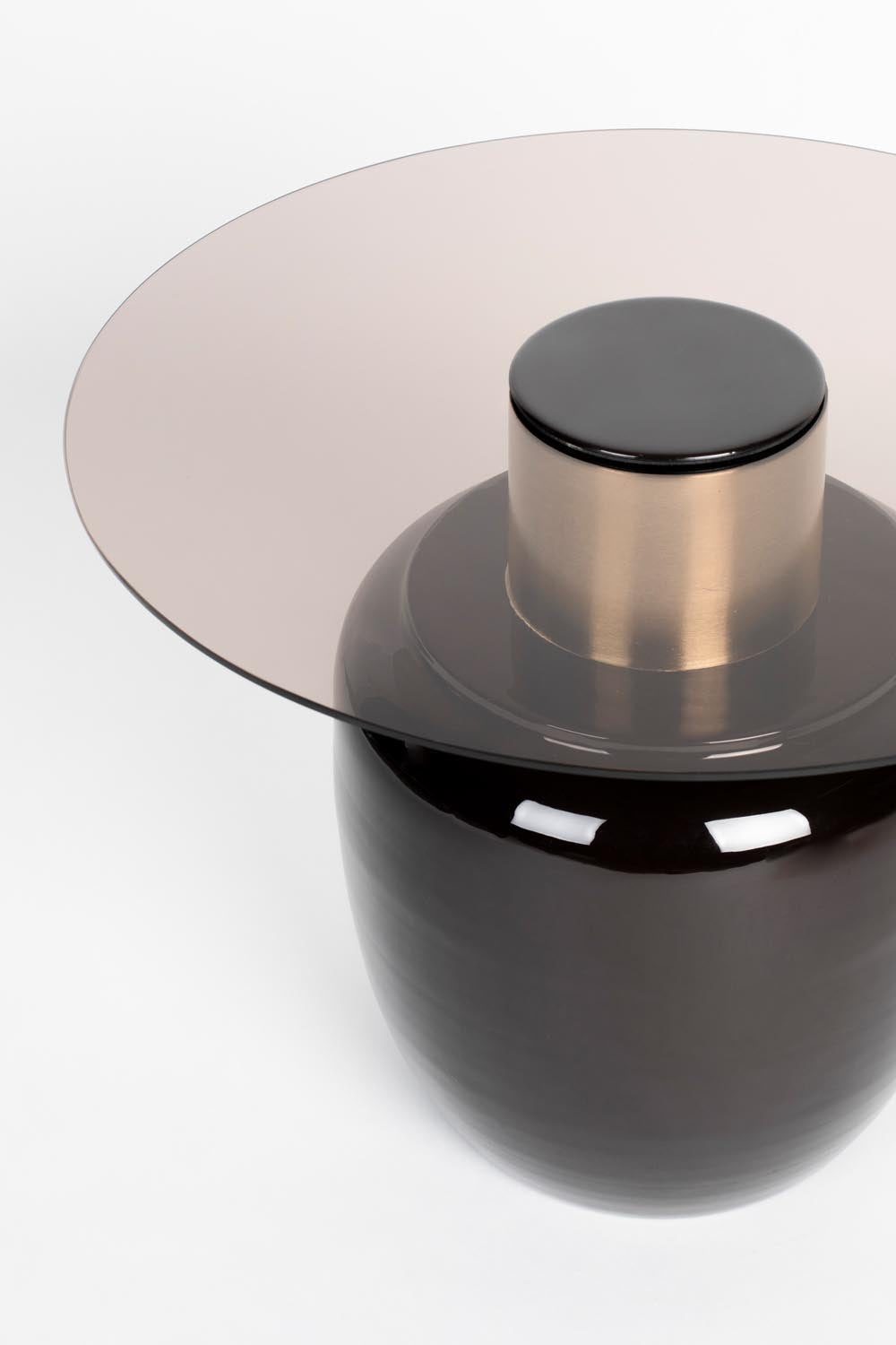 Mohra Beistelltisch L: Stilvoller Akzent mit robuster Glasplatte.