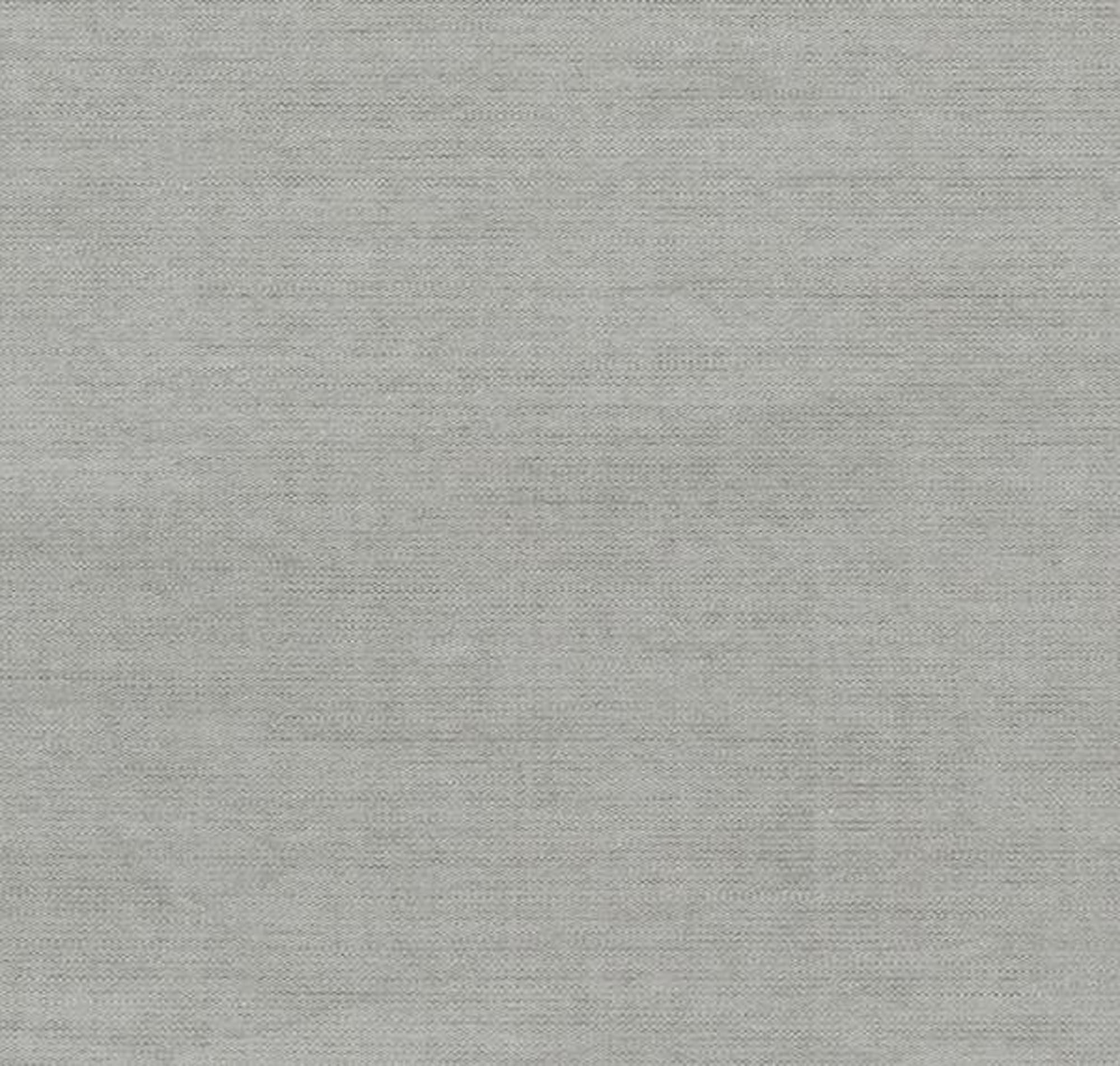 Eleganter grauer Vorhang aus ägyptischer Baumwolle, handgefertigt in Italien. Hochwertige Verarbeitung, strukturierte Oberfläche und UV-beständig. Ideal für stilvolle Fensterdekoration.