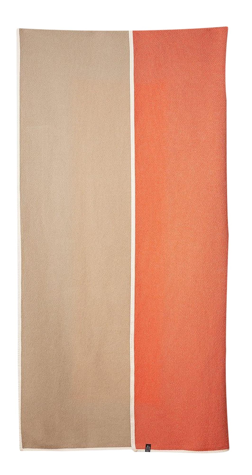 Entdecken Sie die Maxi XL Baumwoll Decke von ZigZagZurich – stilvoll, vielseitig und perfekt für jeden Raum. Hochwertige Baumwolle für höchsten Komfort.