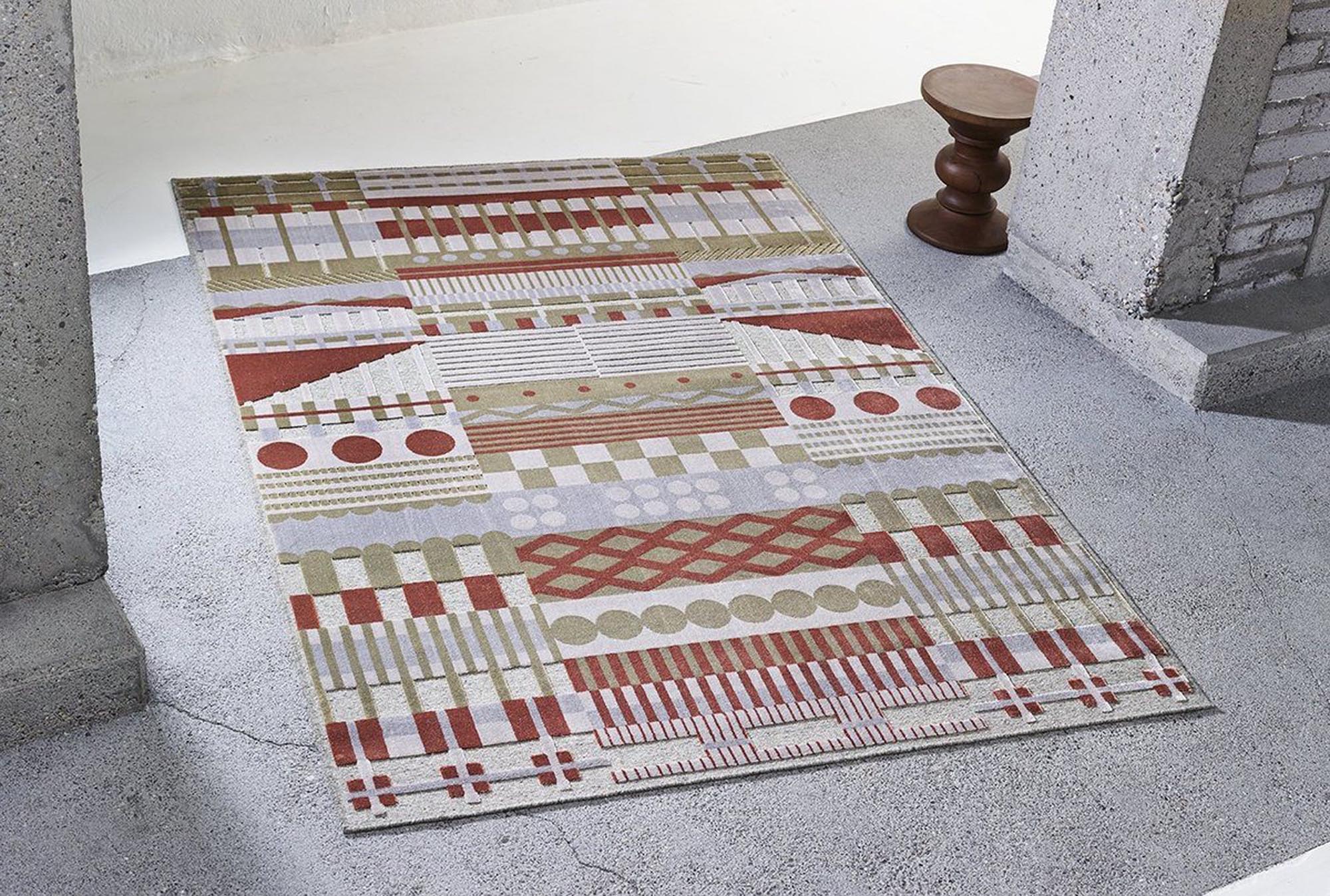 Der Gunta Teppich von ZigZagZurich bringt künstlerischen Luxus in dein Zuhause. Hergestellt aus edlen Materialien, bietet er Stil und Komfort.