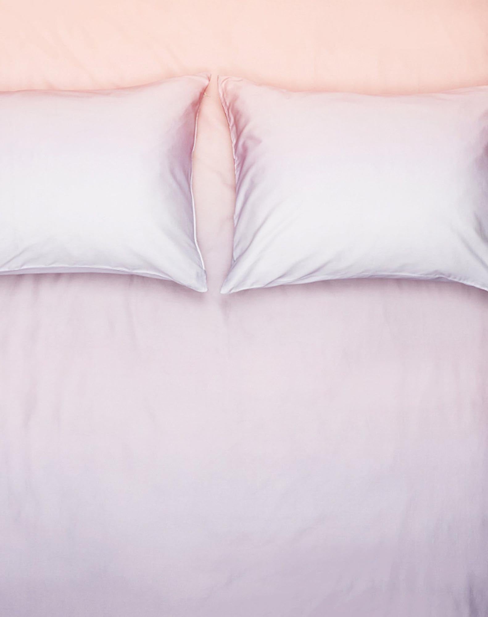 Elegante Bettwäsche Gradation von ZigZagZurich in sanften Tönen.