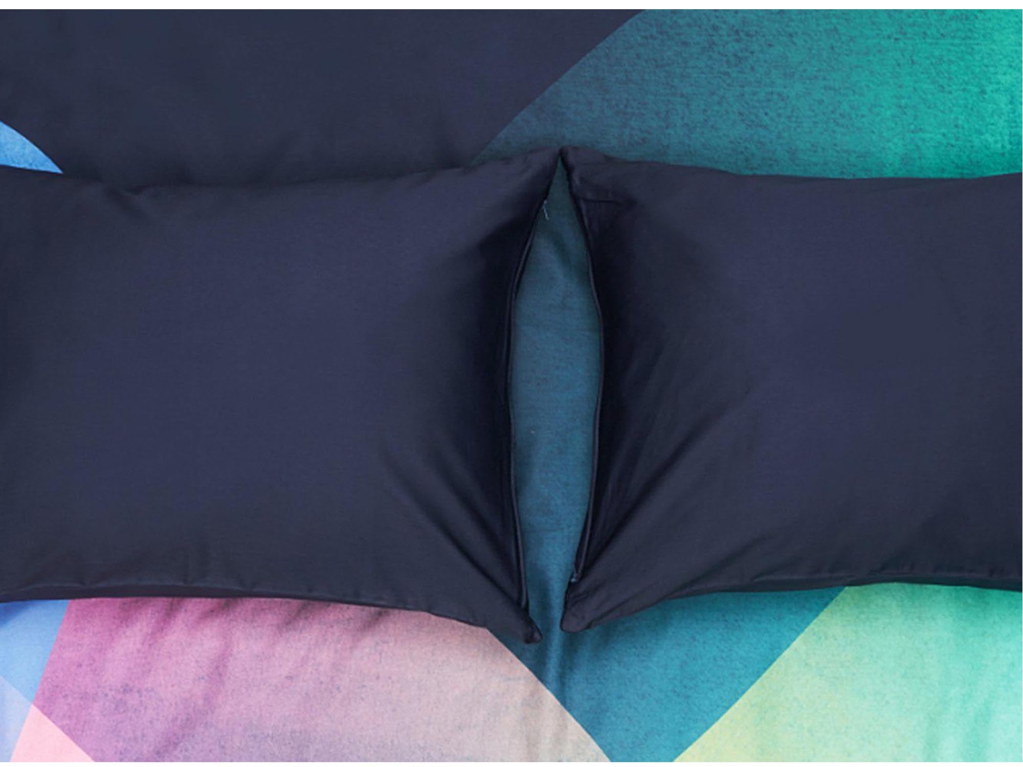 Edge Wise Kissenbezug: Stilvolle Eleganz von ZigZagZurich.