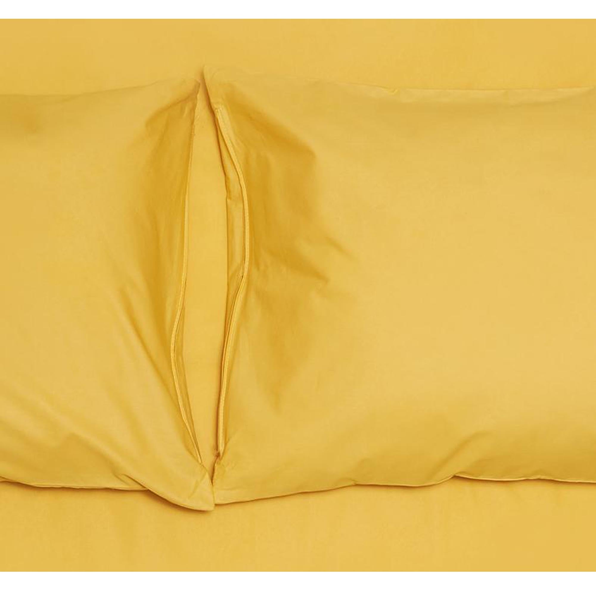 Erleben Sie den Kissenbezug Perkal von ZigZagZurich: Hochwertige ägyptische Baumwolle, atmungsaktiv und pflegeleicht für stilvollen Schlafkomfort.