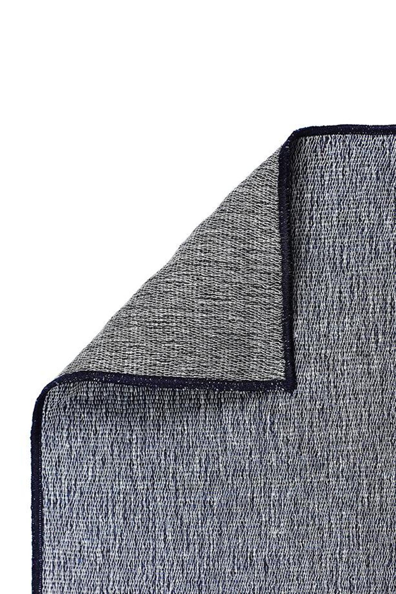 Stilvoller Bettüberwurf Mona von ZigZagZurich aus edlen Stoffen.