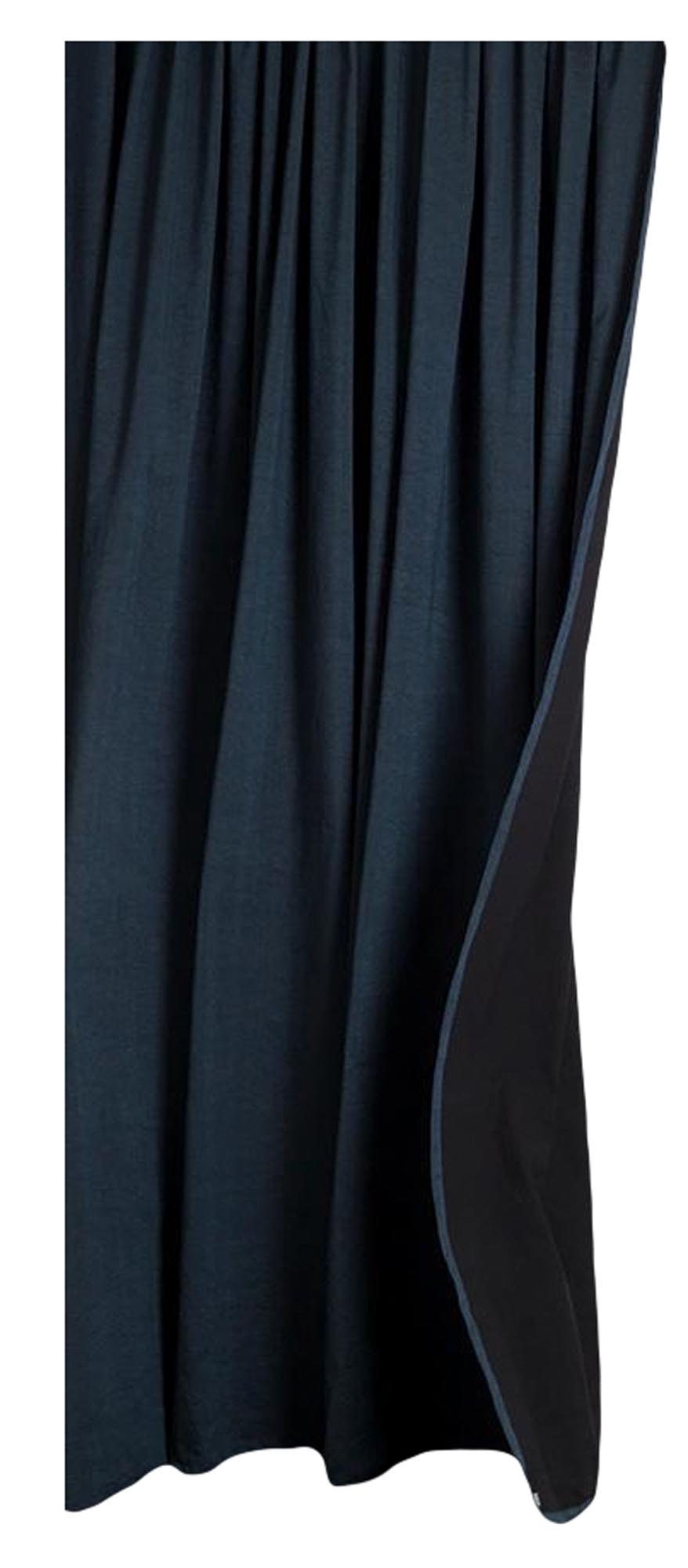 Baumwollvorhang Belize in Denim Blau / Schwarz präsentiert im Onlineshop von KAQTU Design AG. Vorhang ist von ZigZagZurich
