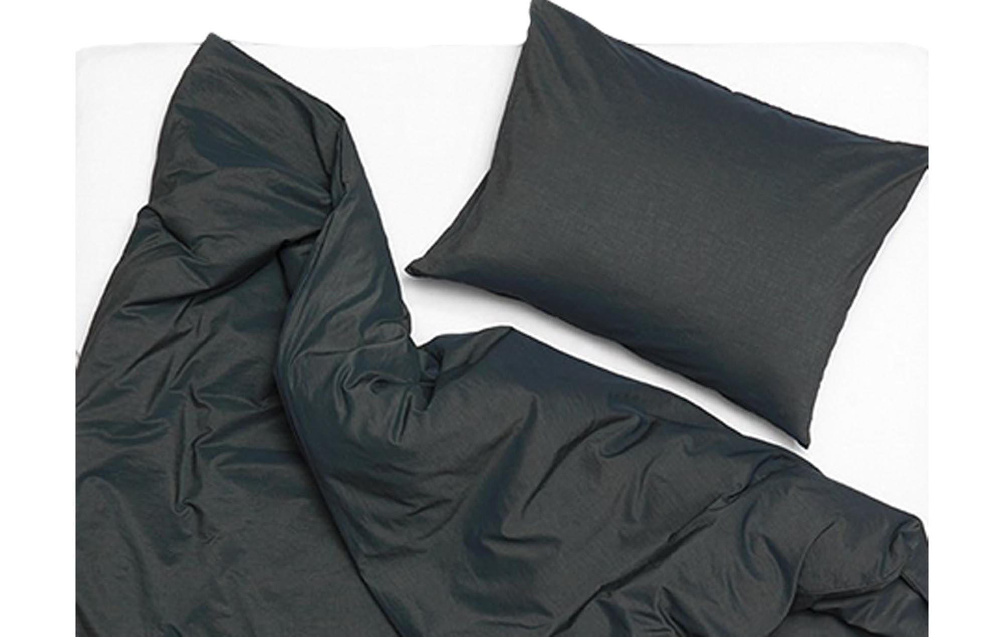 Exklusiver Kissenbezug im Retro-Design, ideal für stilvolle Räume.