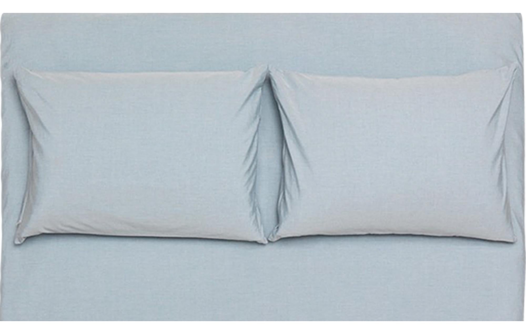 ZigZagZurich: Eleganter Vintage-Kissenbezug für zeitlose Gemütlichkeit.