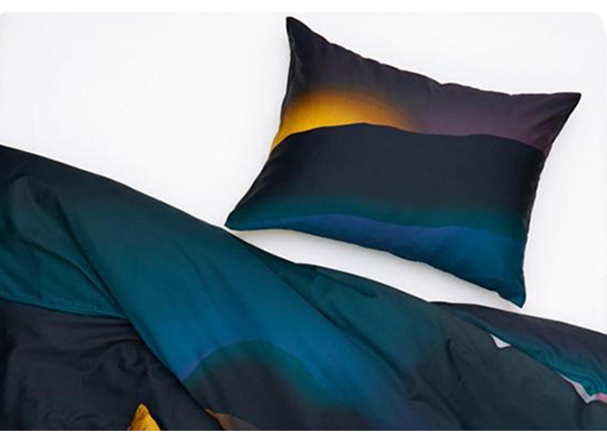Kissenbezug Morena von ZigZagZurich: Luxuriöser Baumwoll-Satin für stilvollen Komfort und zeitlose Eleganz in jedem Raum.