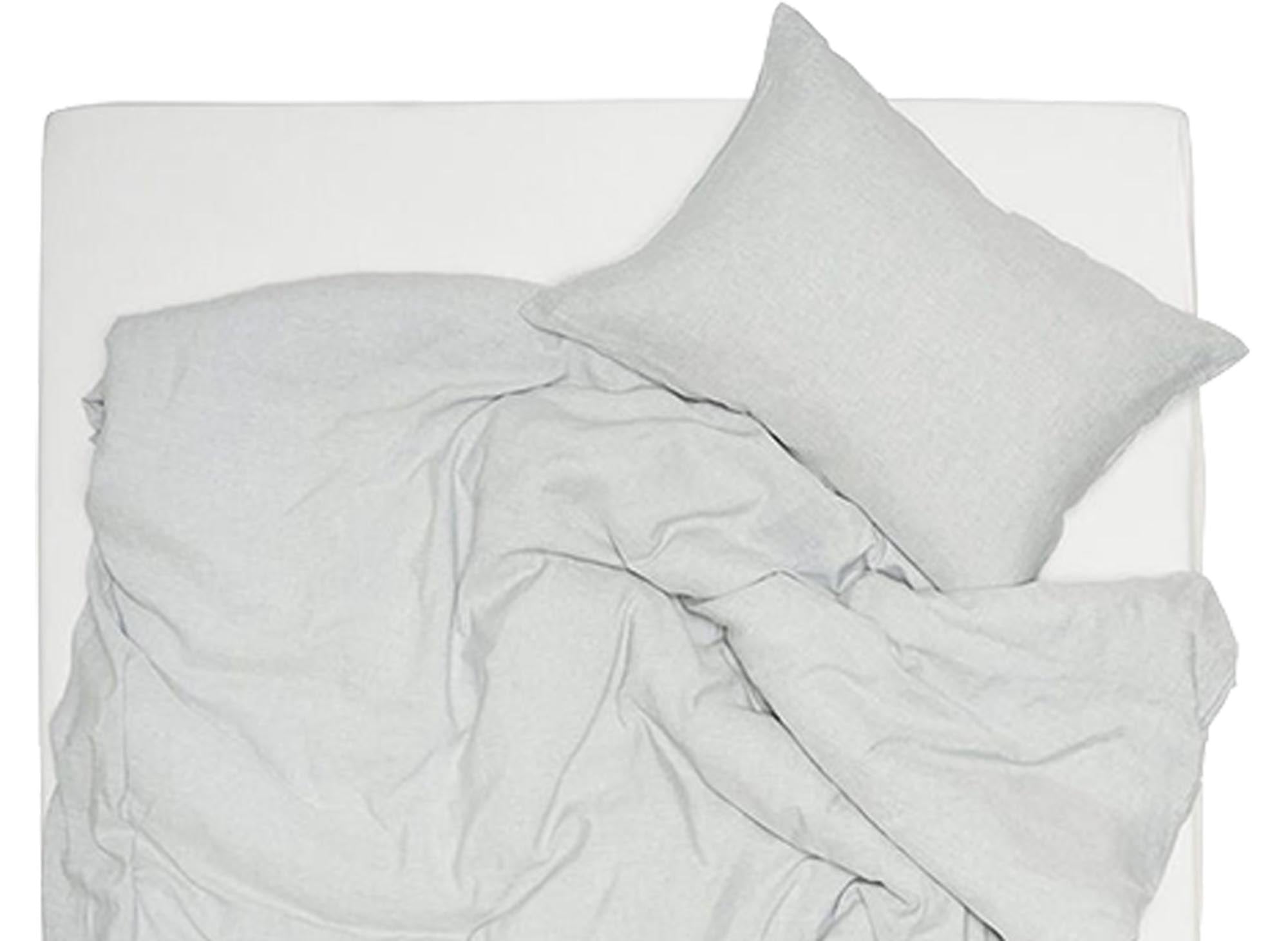 Kissenbezug Melange von ZigZagZurich: Luxuriöse Textur für Ihr Zuhause.