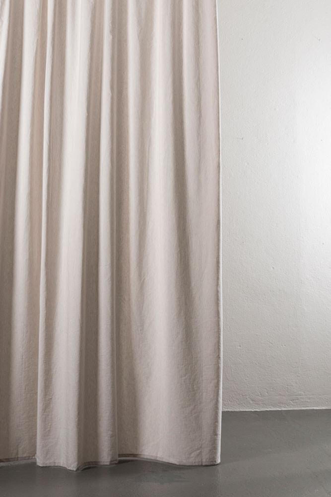 Stilvoller Azura Vorhang aus Baumwolle-Leinen von ZigZagZurich.