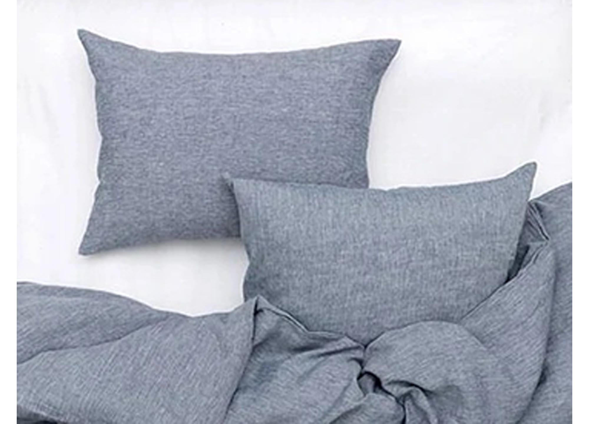 Stilvoller Kissenbezug Melange von ZigZagZurich aus feiner Baumwolle.