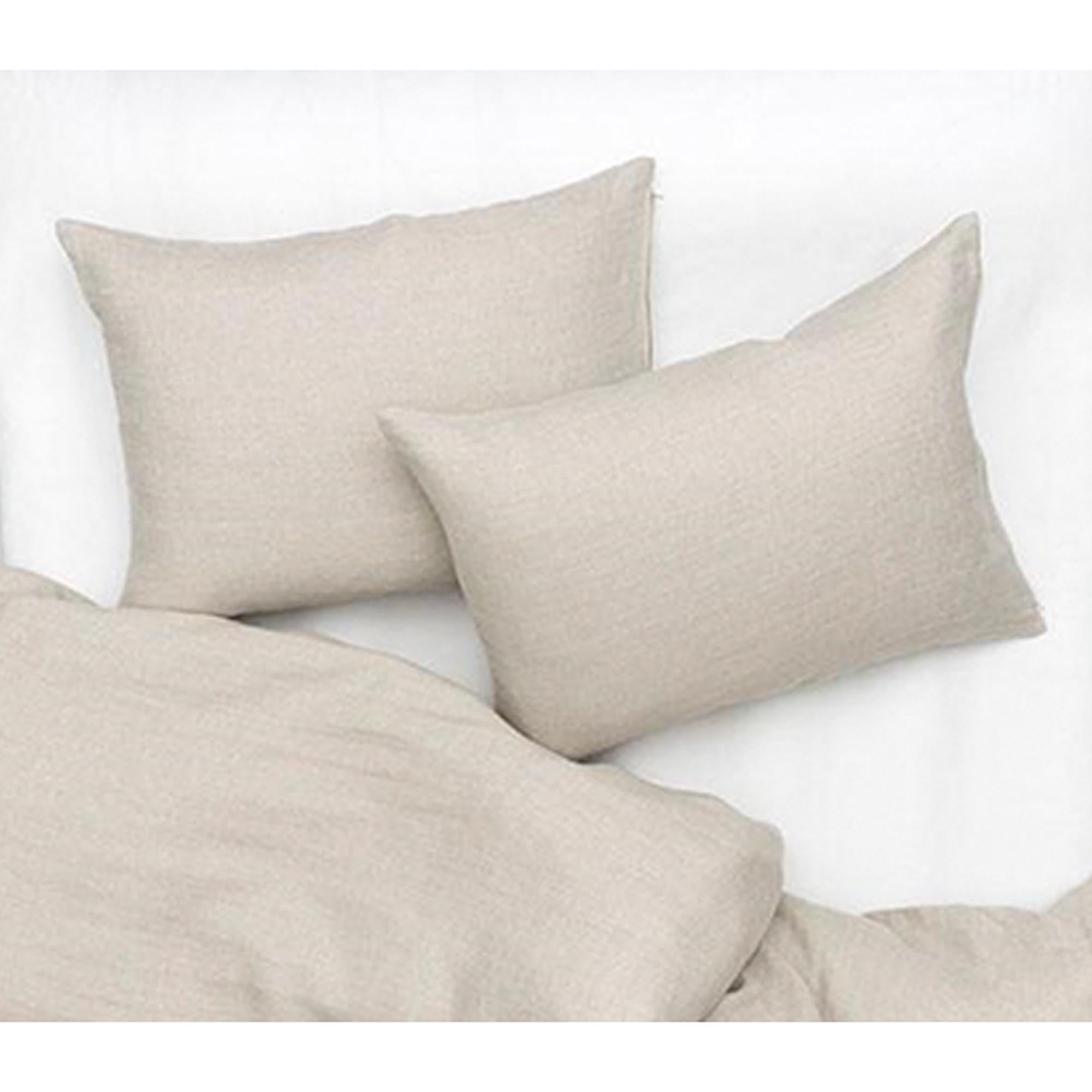 Kissenbezug Panama von ZigZagZurich: Handgefertigter Bezug inspiriert von traditionellen Molás aus Panama, vereint Kunst und Kultur.