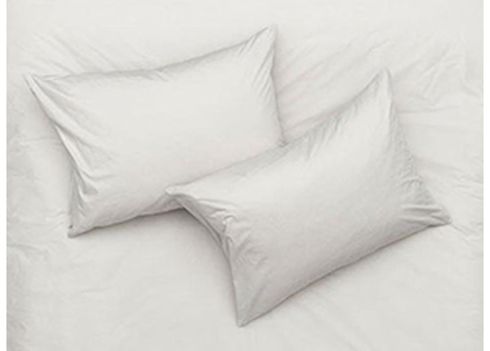 Entdecken Sie den eleganten Kissenbezug Perkal von ZigZagZurich. Aus feiner ägyptischer Baumwolle, sorgt er für Komfort und Stil in Ihrem Schlafzimmer.