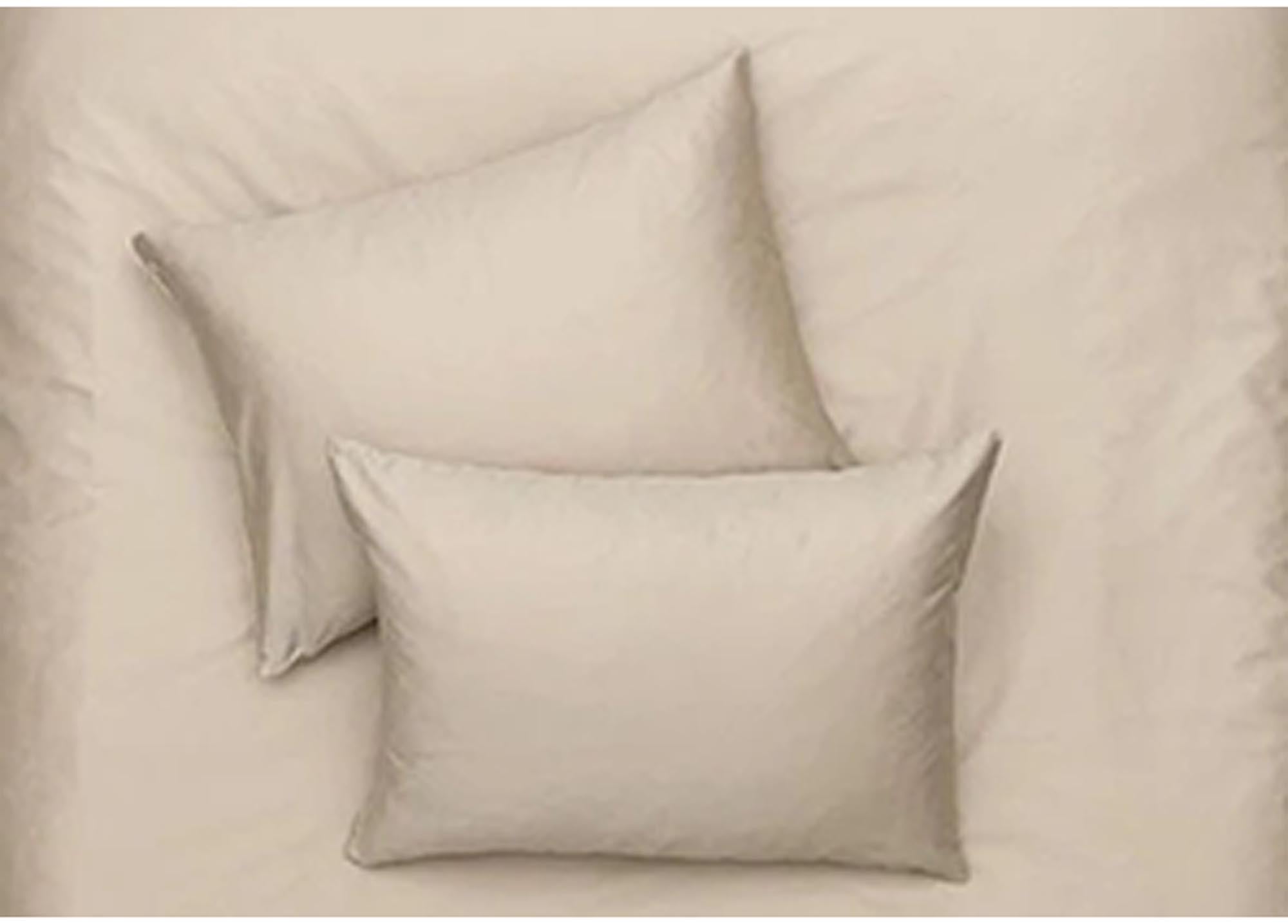 Eleganter Satin-Kissenbezug von ZigZagZurich für erholsame Nächte.