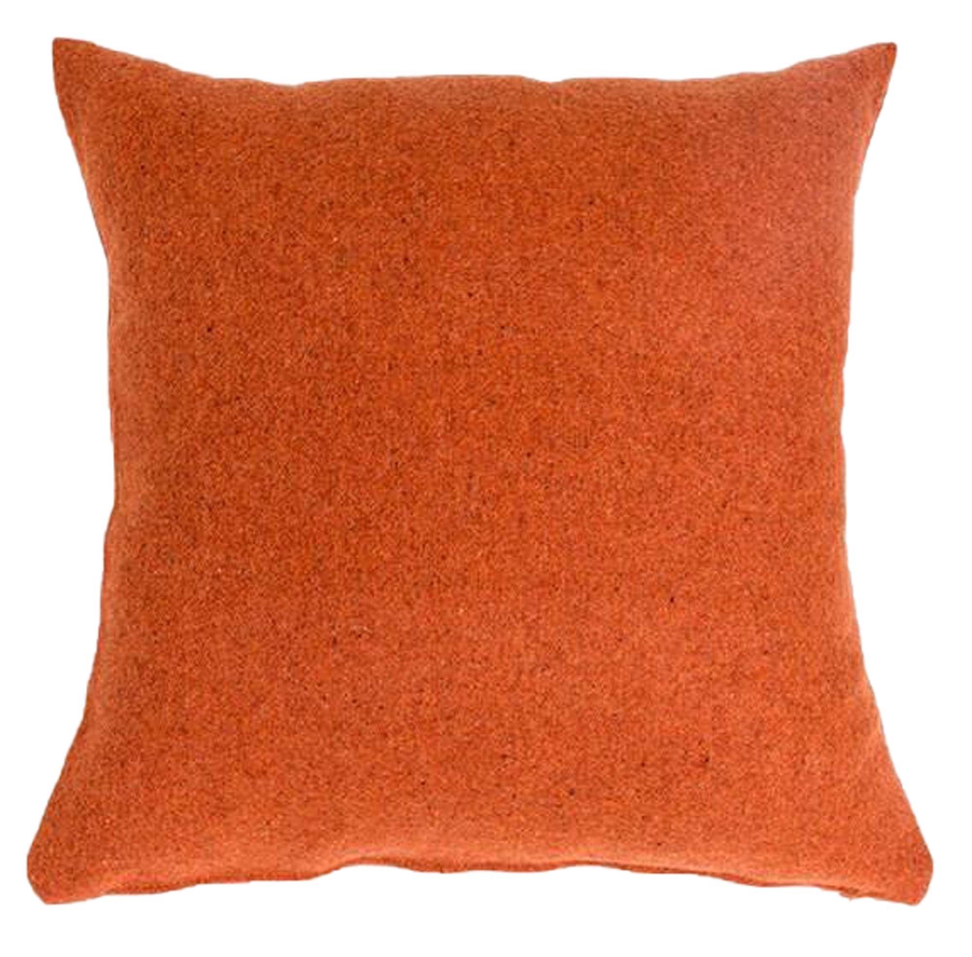 Kissenbezug Clyde: Edle Wolle, zeitgemässe Eleganz von ZigZagZurich.