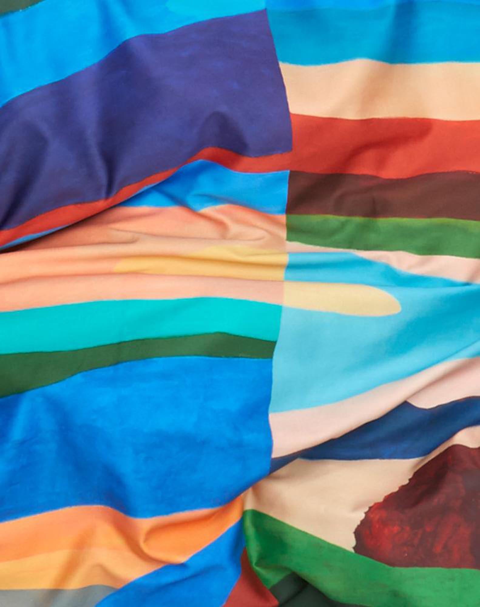 Luxuriöses Fixleintuch aus Baumwoll-Satin, inspiriert von der Natur, für ein kunstvolles und komfortables Schlafzimmer.