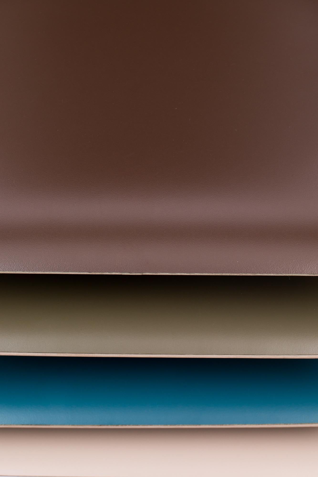 Stylischer Zuiver Stuhl "Back to School": Perfekt für produktives Arbeiten und komfortables Sitzen im Homeoffice oder Lernbereich.