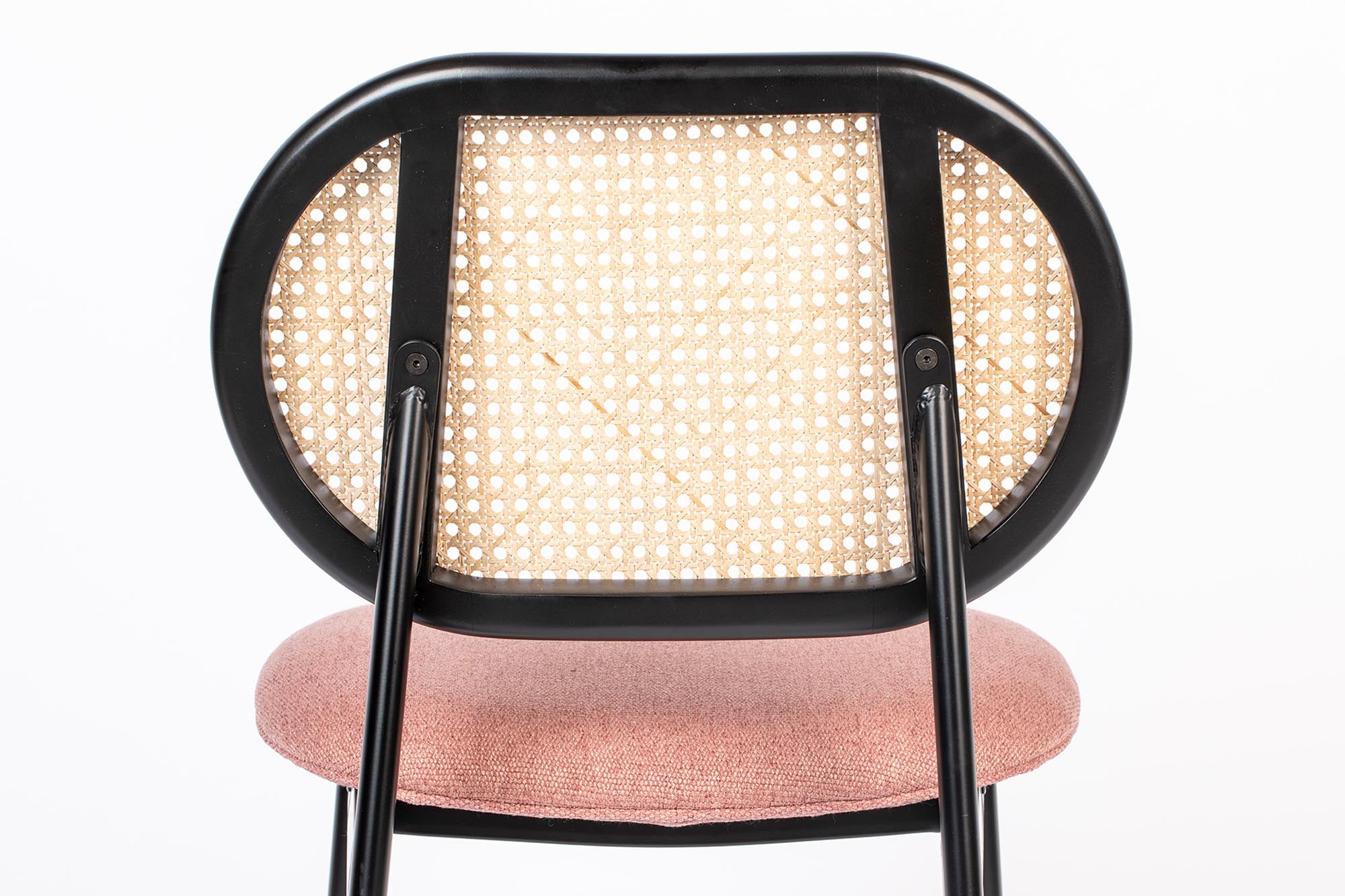 Der Spike Stuhl von Zuiver besticht durch sein elegantes Design und hervorragende Bequemlichkeit. Perfekt für jedes moderne Zuhause.