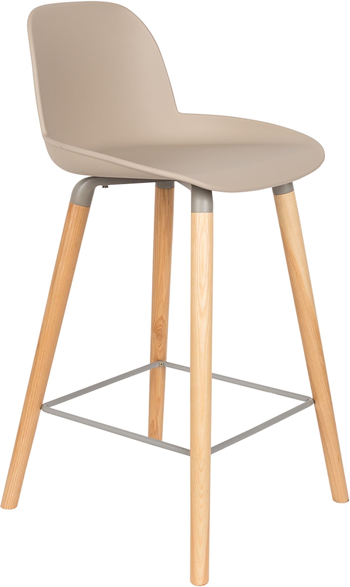 Entdecken Sie den Albert Kuip Barstuhl von Zuiver – ein elegantes Design, das Komfort und Stil in Ihre Bar oder Küche bringt.