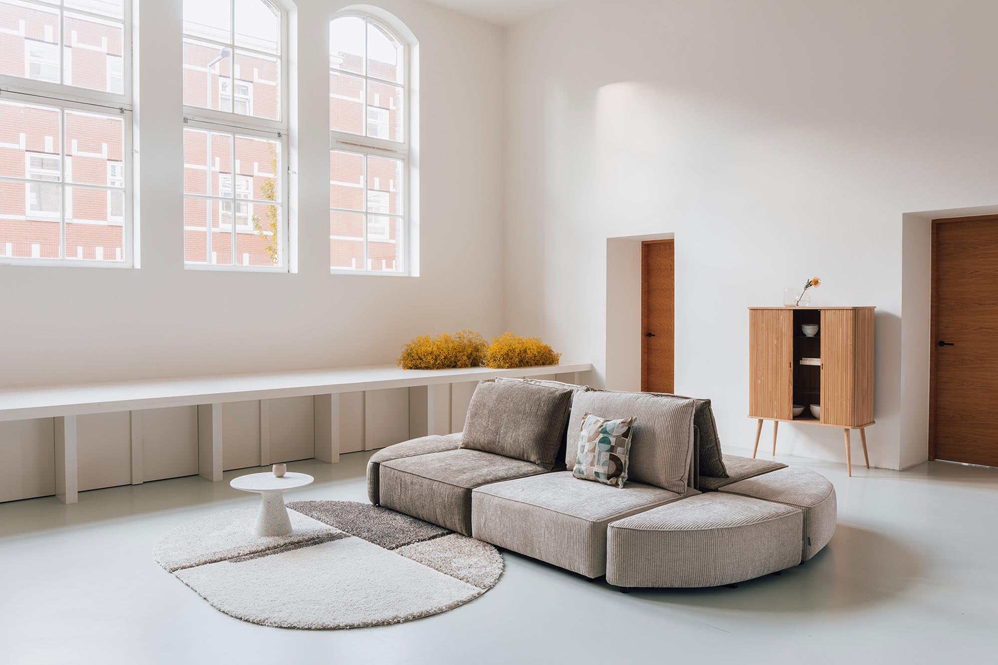 Entdecken Sie das vielseitige Sideboard Barbier von Zuiver – in verschiedenen Größen und Materialien für jeden Raum. Stil und Funktion vereint!