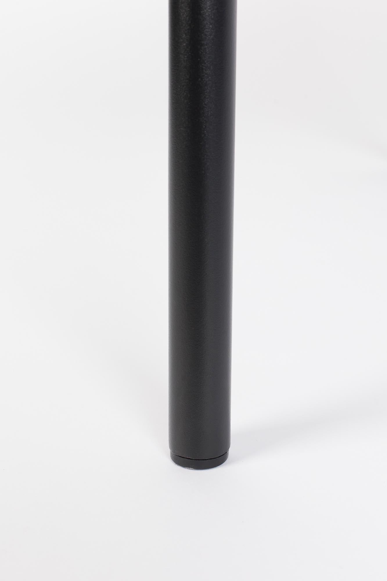 Der stilvolle Vondel Gartenstuhl von Zuiver bietet Komfort und Langlebigkeit. Mit seinen Armlehnen und dem modernen Look ist er ideal für jeden Außenbereich.