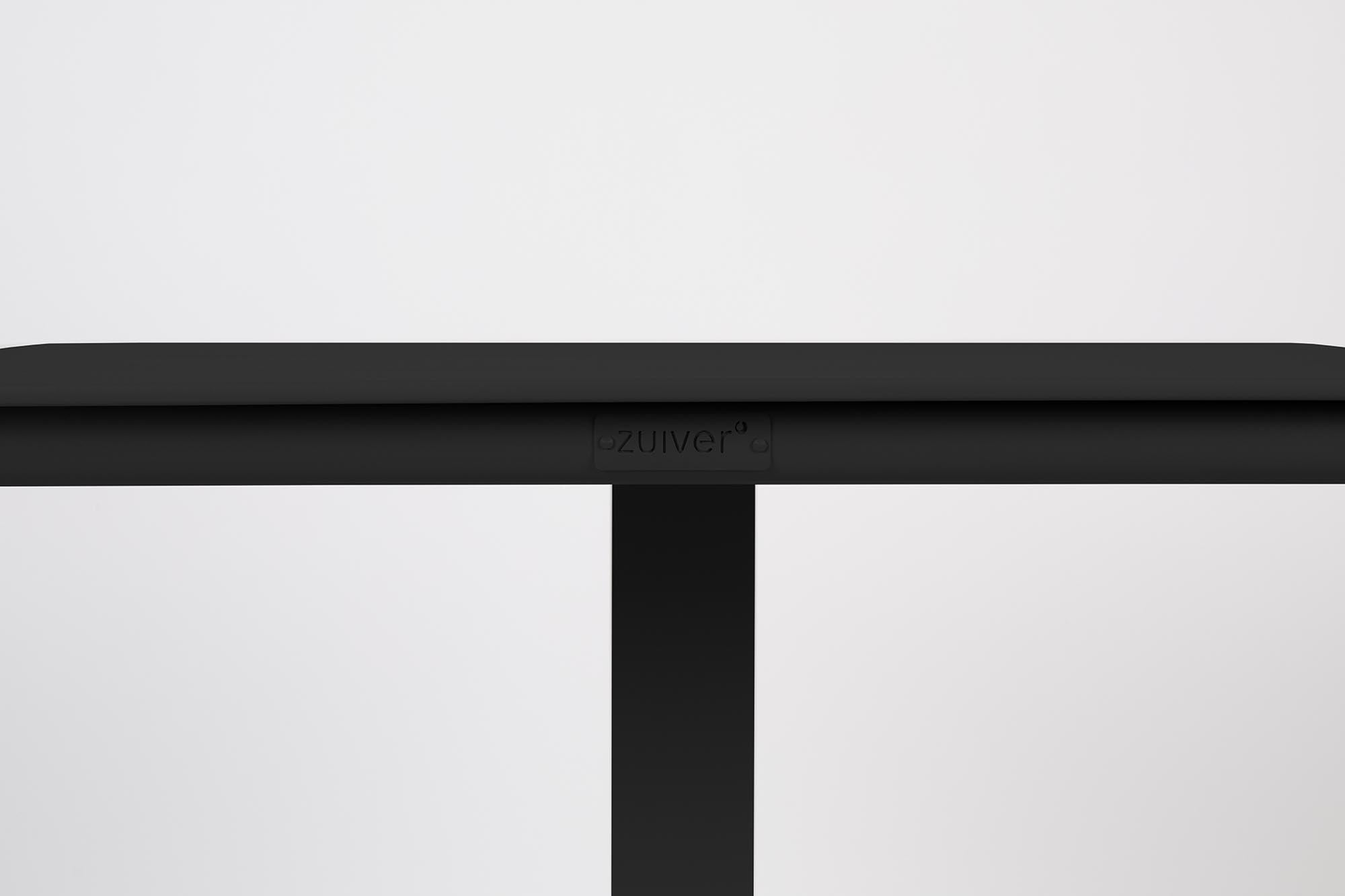 Vondel Bistrotisch von Zuiver: Stilvoller Mittelpunkt für Ihren Garten.