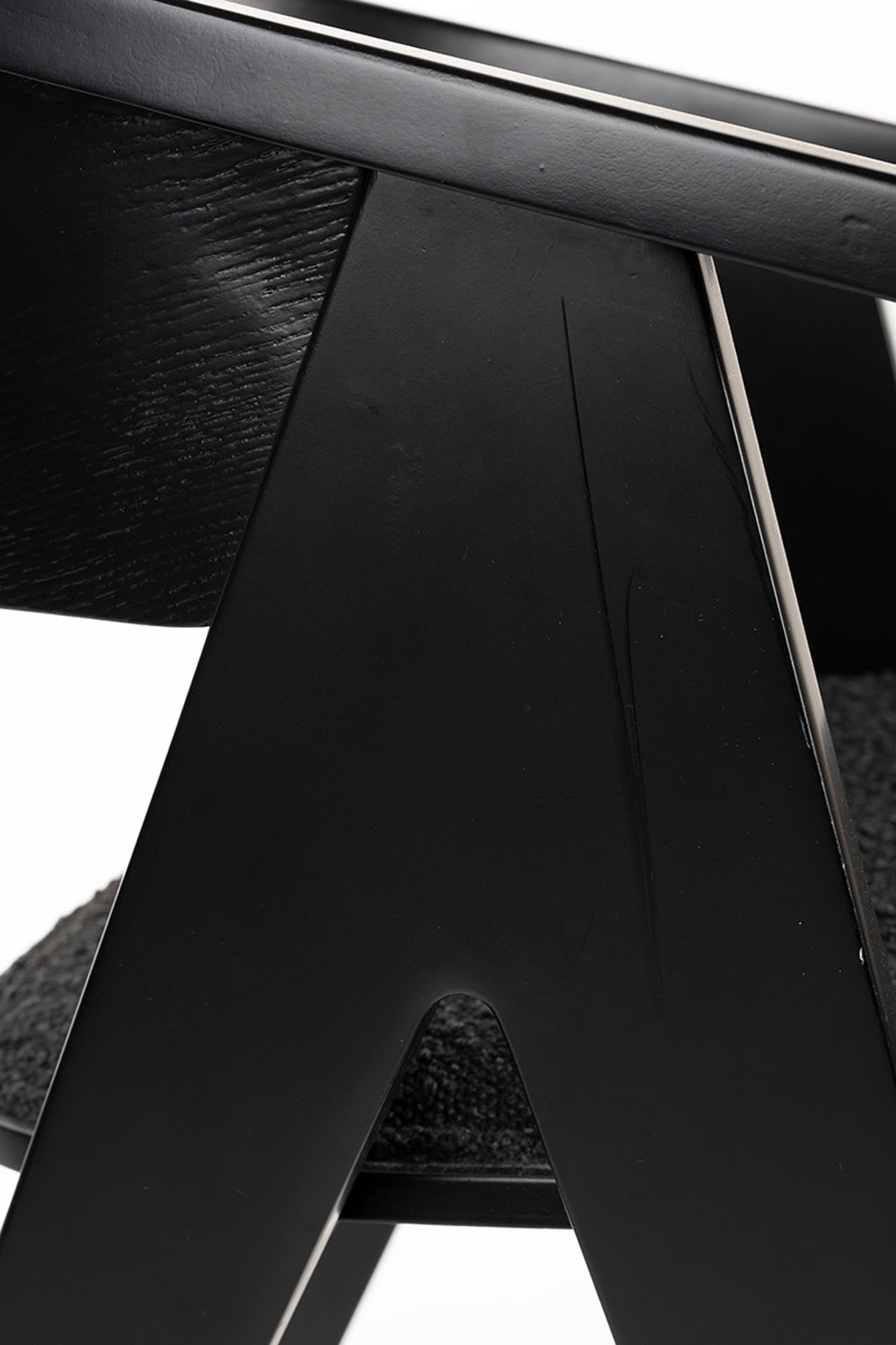 Erlebe den eleganten Ndsm Stuhl von Zuiver: Hochwertige Materialien, ergonomisches Design und zeitlose Ästhetik für jeden Raum.