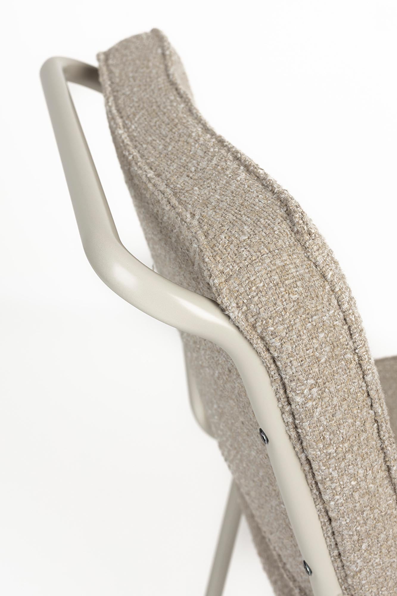 Erleben Sie den Buddy-Stuhl von Zuiver: Modernes Design trifft auf höchsten Komfort. Perfekt für jeden Raum, von Esszimmer bis Büro.