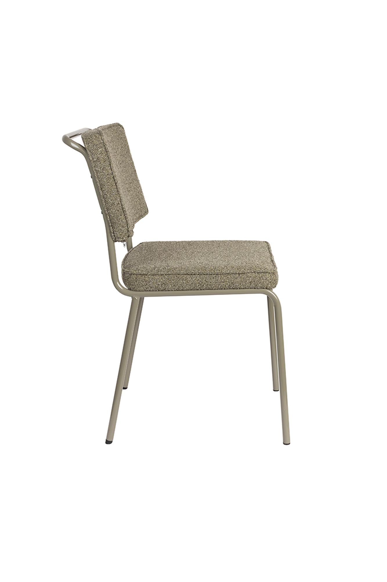 Entdecken Sie den Buddy-Stuhl von Zuiver: Ein stilvoller, ergonomischer Stuhl aus hochwertigem Metall, ideal für Esszimmer und Büros.