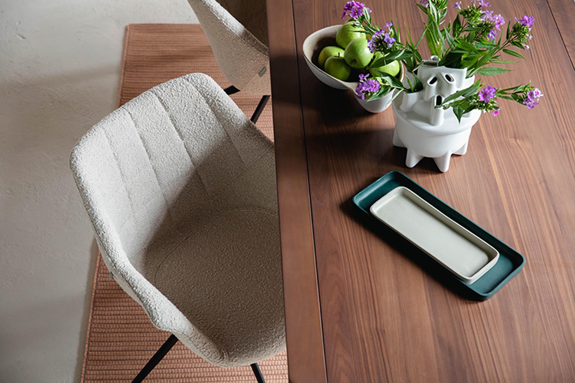 Zuiver Doulton Swivel: Moderner Drehstuhl für stilvolle Akzente.