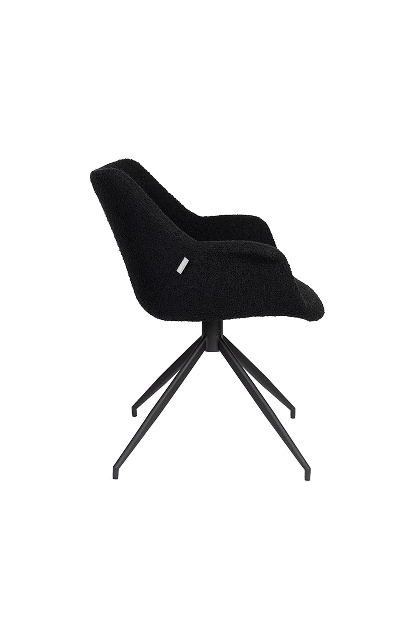 Erleben Sie den Doulton Swivel Armlehnstuhl von Zuiver – ein stilvoller Drehstuhl, der Ergonomie und zeitgemäßes Design perfekt kombiniert.