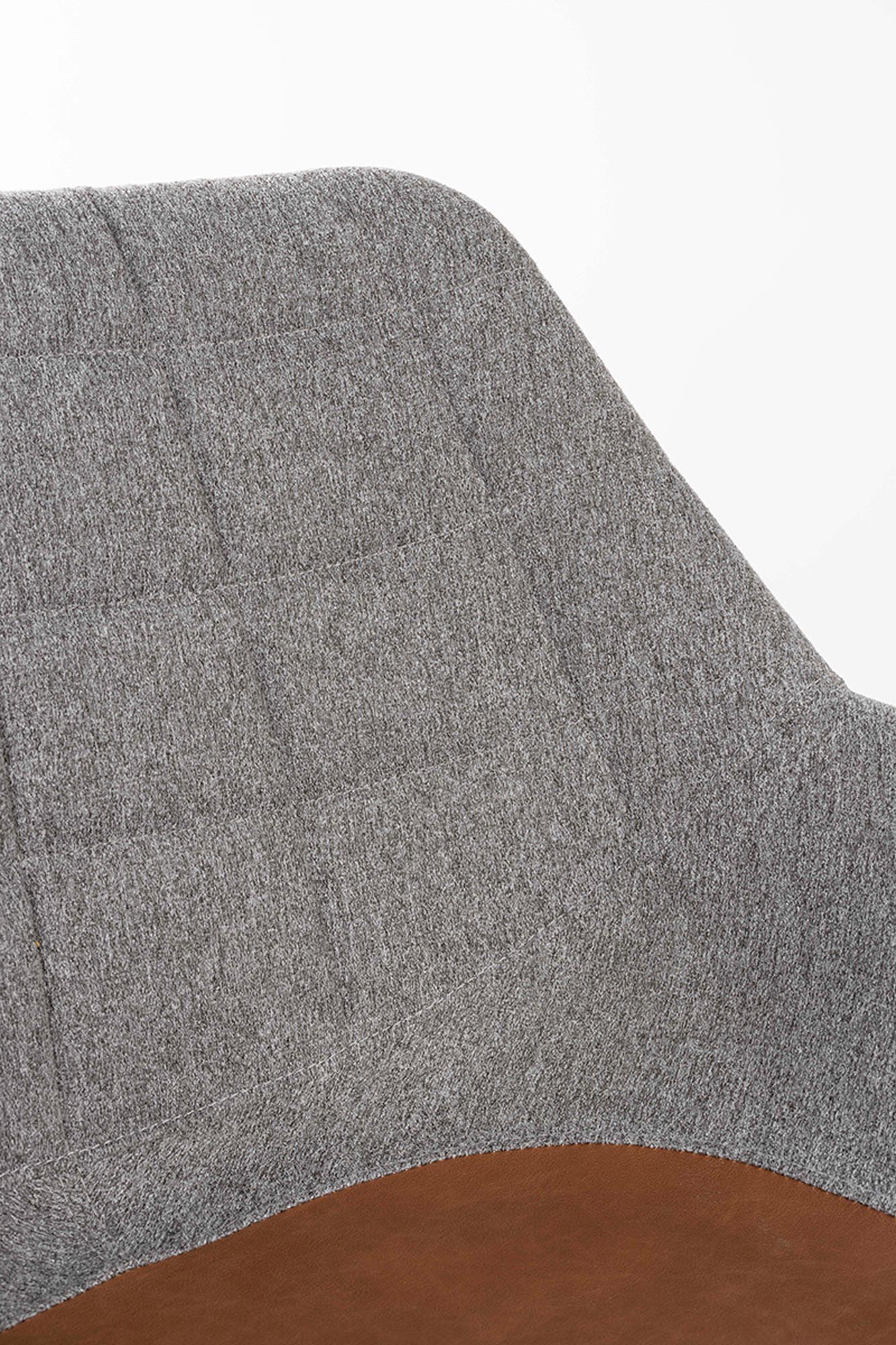 Zuiver Doulton Swivel: Komfortabler Drehstuhl für stilvolles Ambiente.